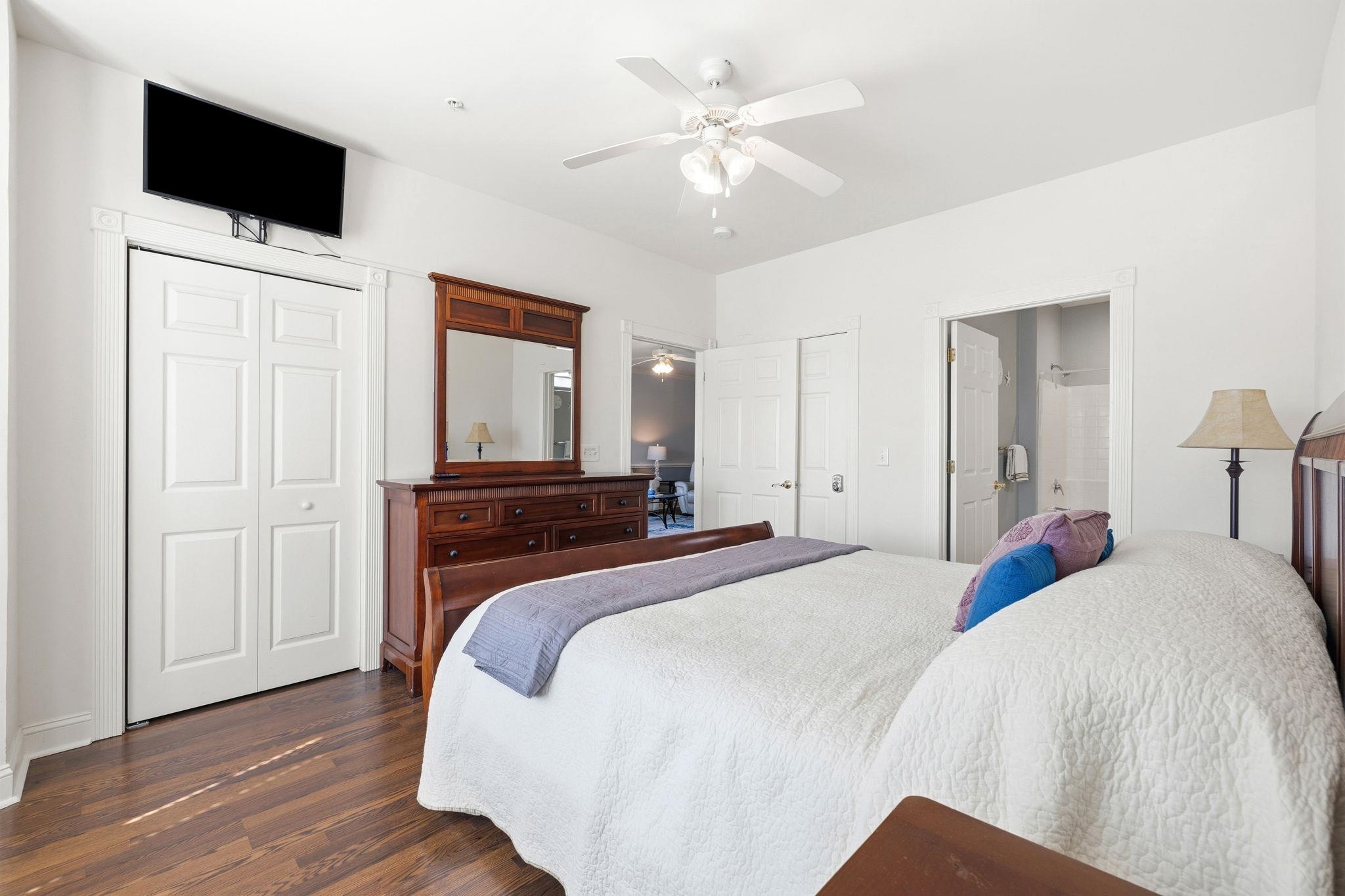 4861 Luster Leaf Circle 304