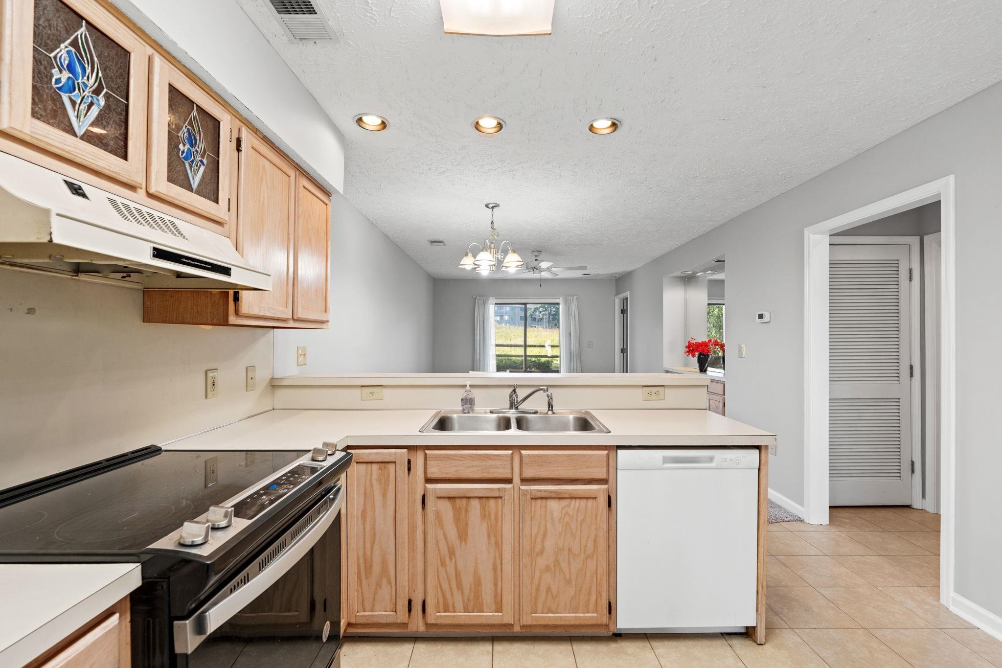 4101 Pinehurst Circle AA2