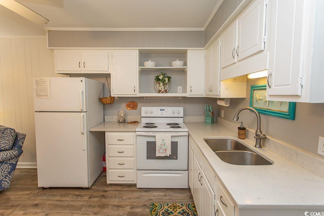 401 N Hillside Dr. #3M