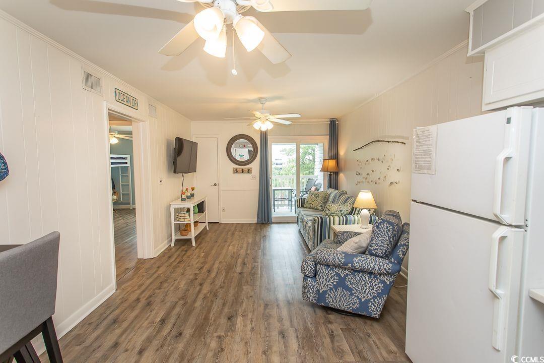401 N Hillside Dr. #3M
