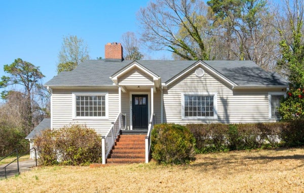 201 AUGUSTA ST, EASLEY, SC 29640 - Image b2b037f32dd3101cf9c1258cd81f4efa/1482938064