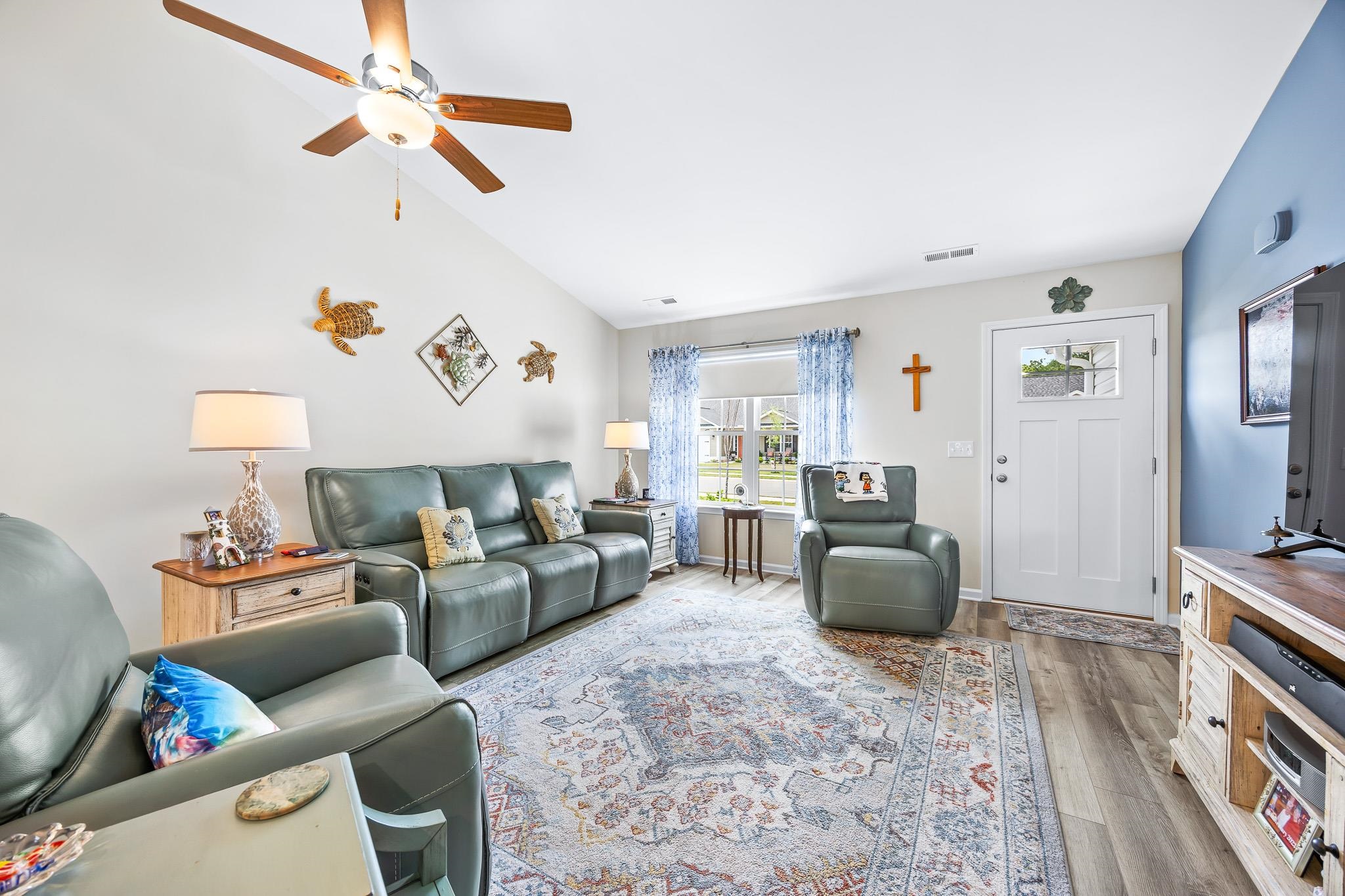 779 Woodside Dr.