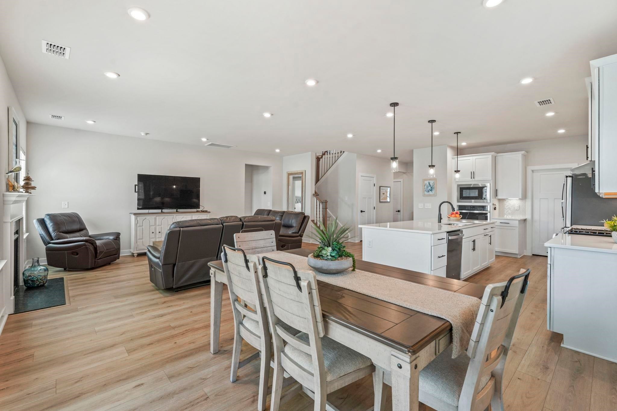2364 Vera Way