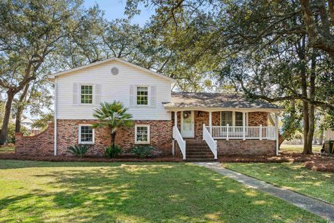 A home in Surfside Beach