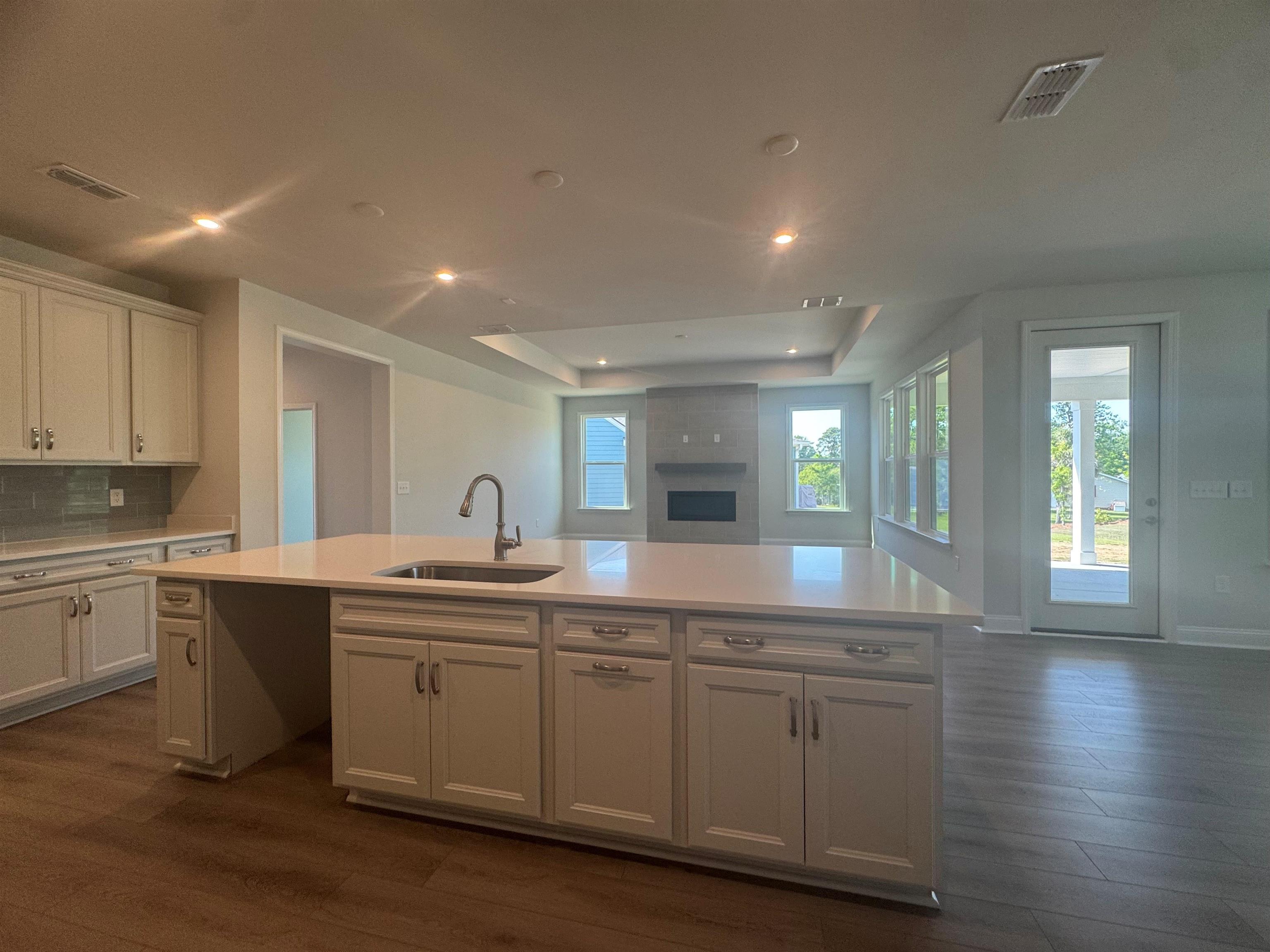 1549 Crested Iris Way