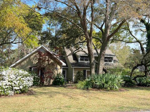 695 Country Club Dr. Pawleys Island SC 29585