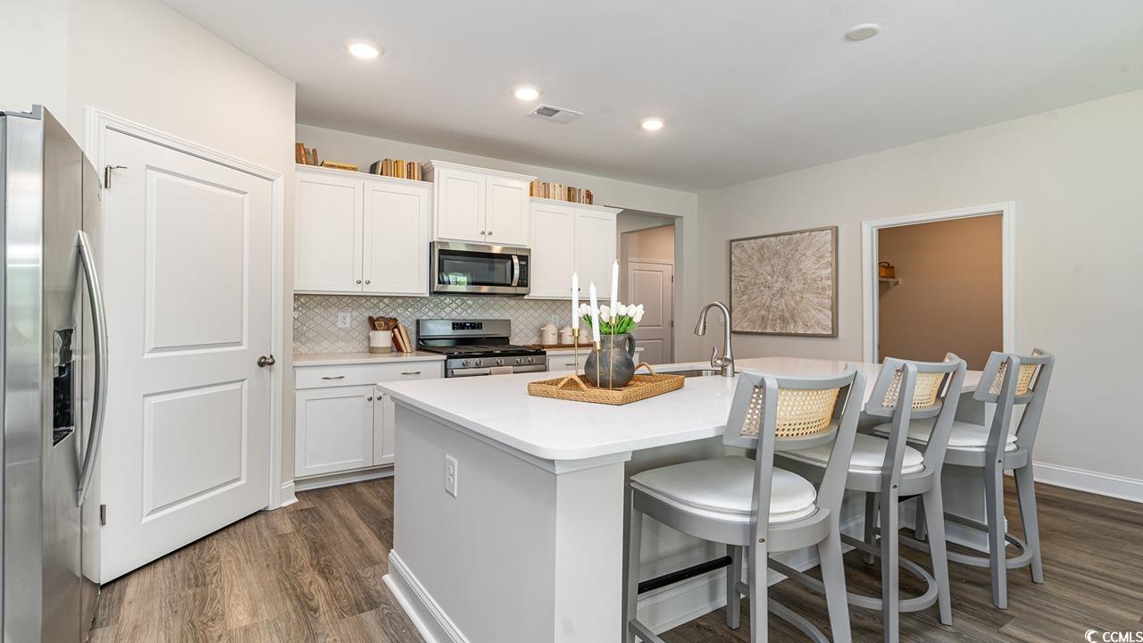 886 Ireland Dr.