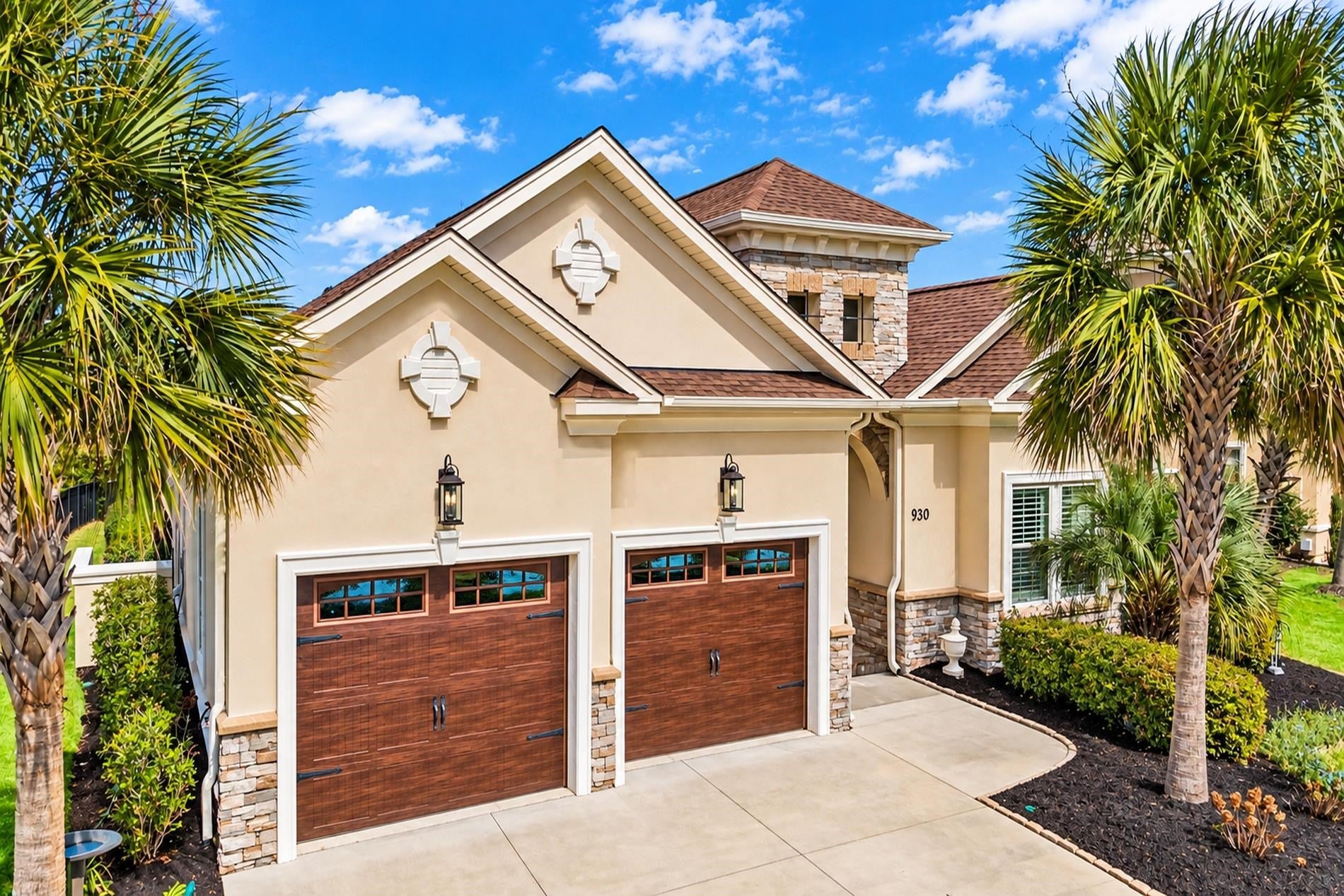 930 Bluffview Dr.