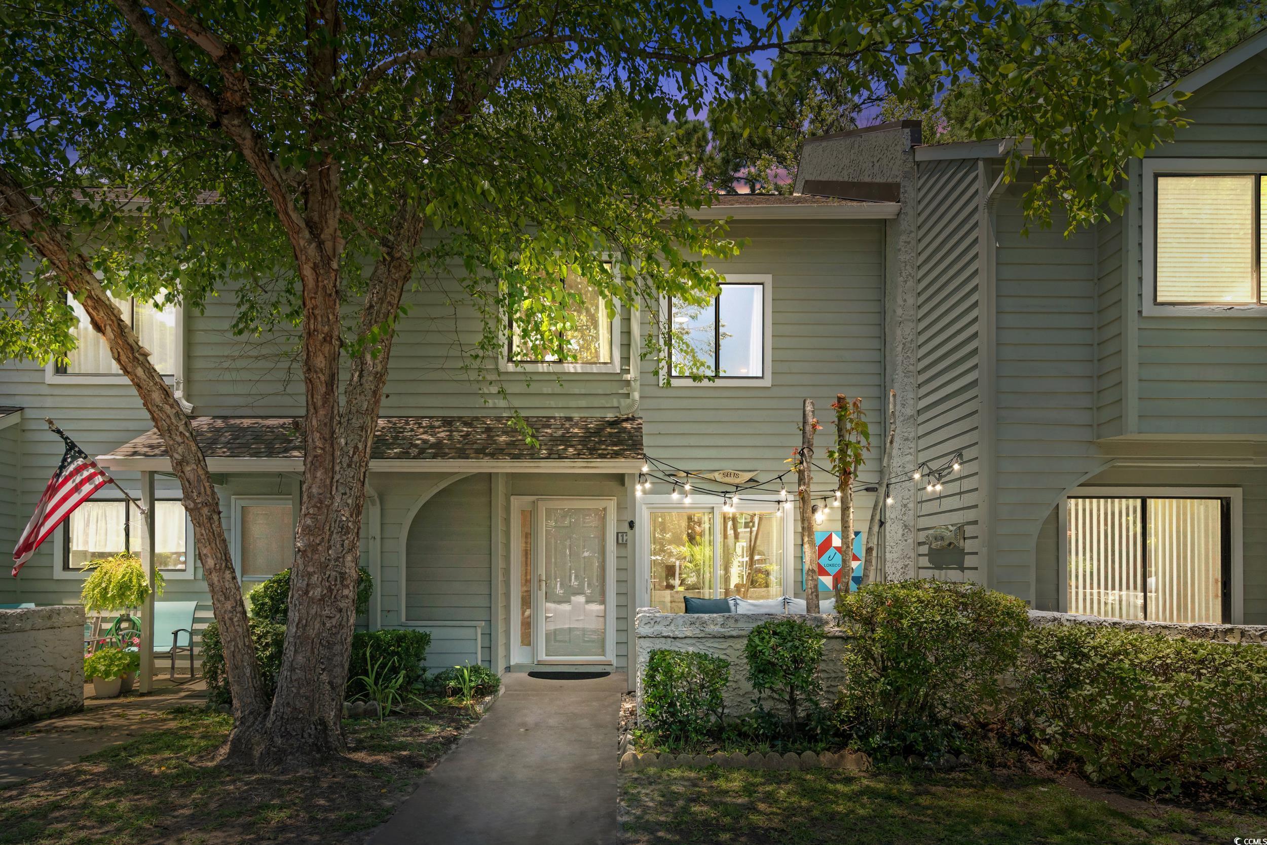 12 Shadow Moss Pl. 12