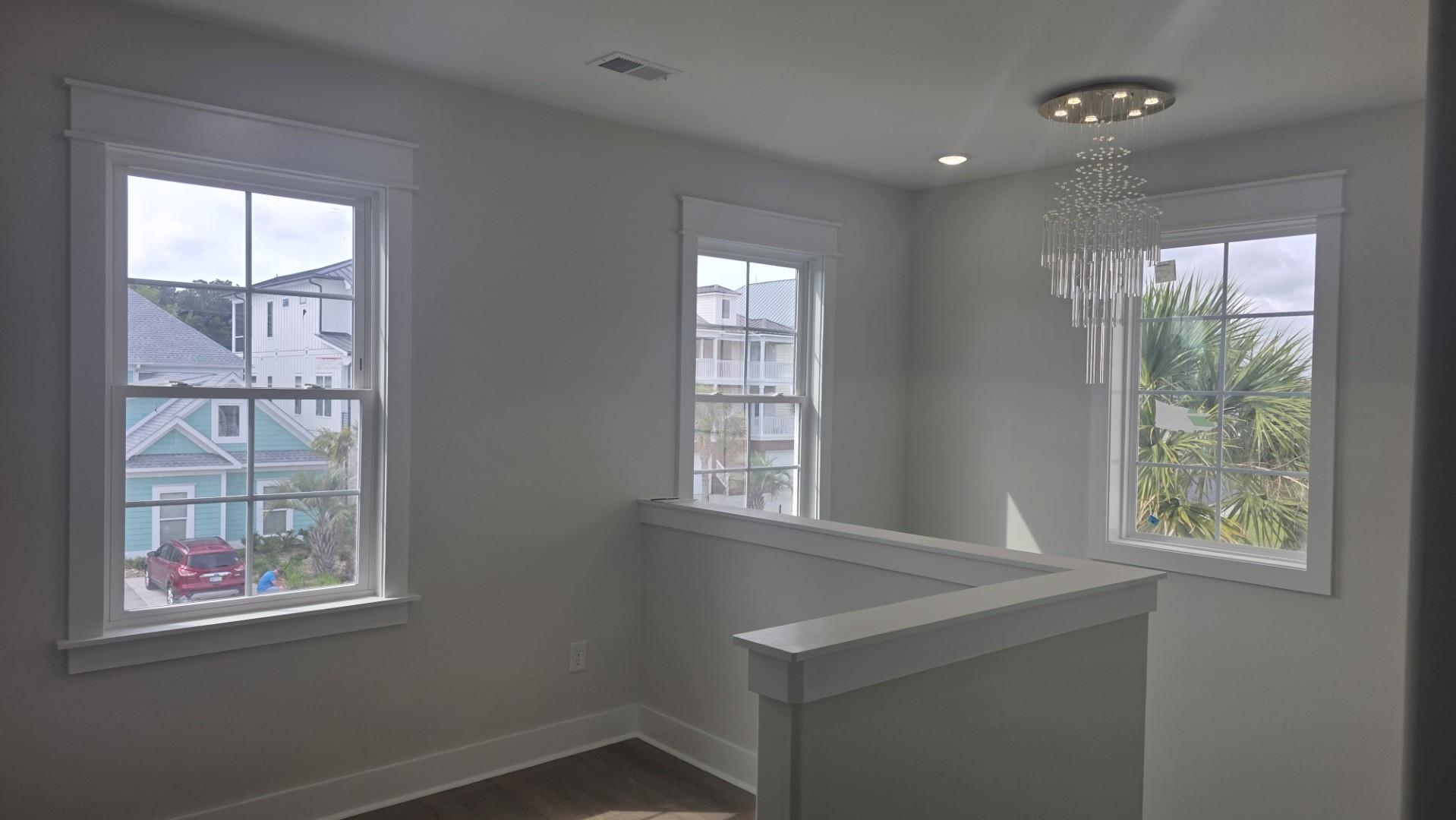 346 Harbour View Dr.