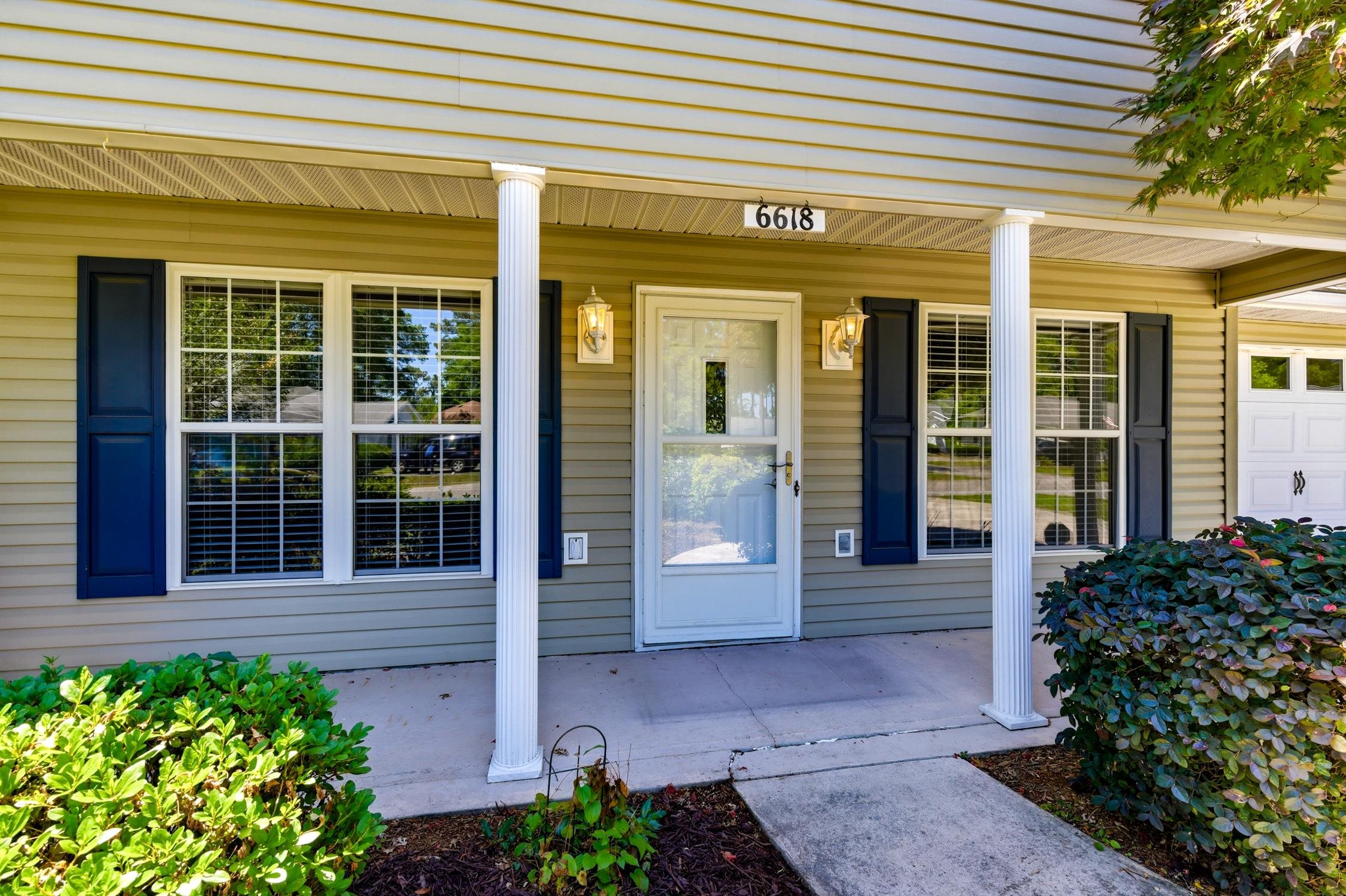 6618 E Sweetbriar Trail