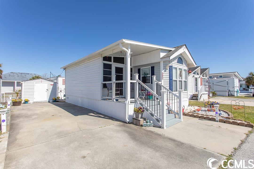 Photo 4 of 40 of 302 Ebbtide Dr. mobile home
