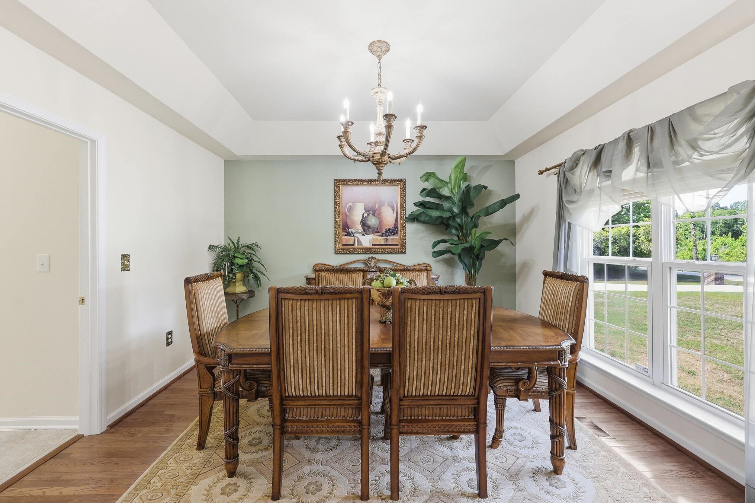 3625 Amber Ln.