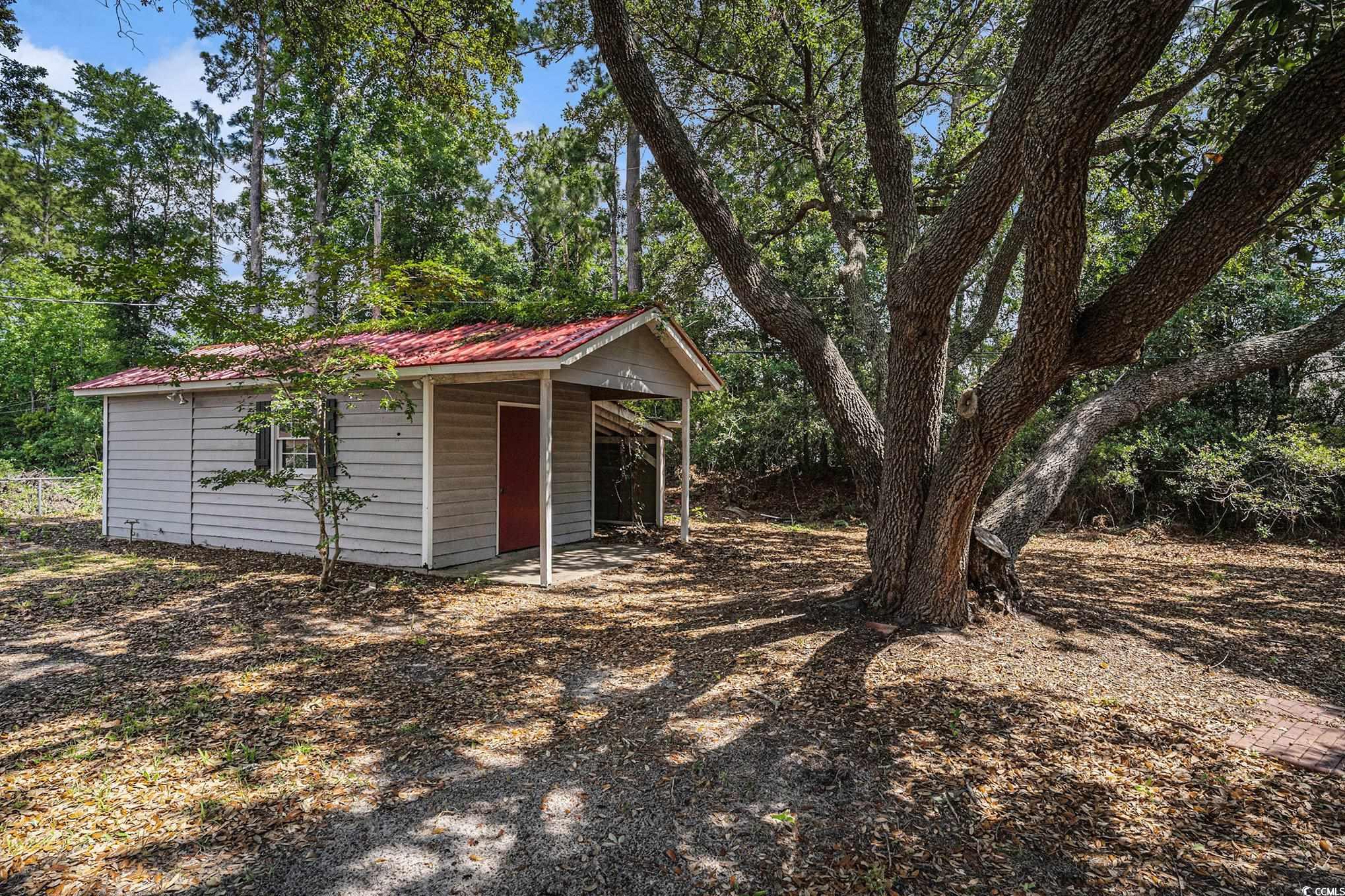 1700 Longleaf Dr.