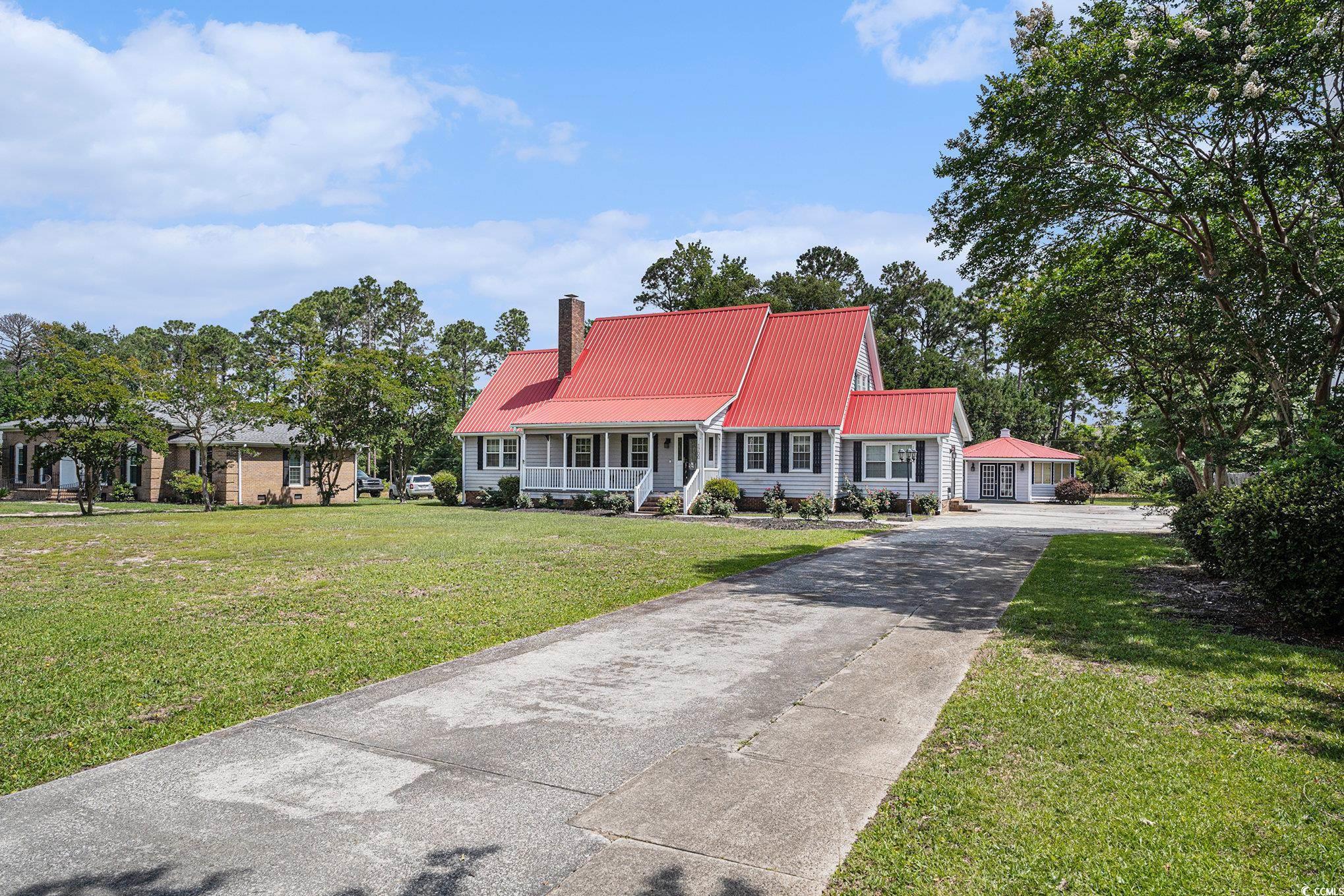 1700 Longleaf Dr.