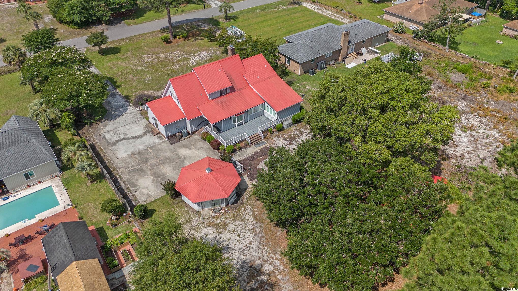 1700 Longleaf Dr.