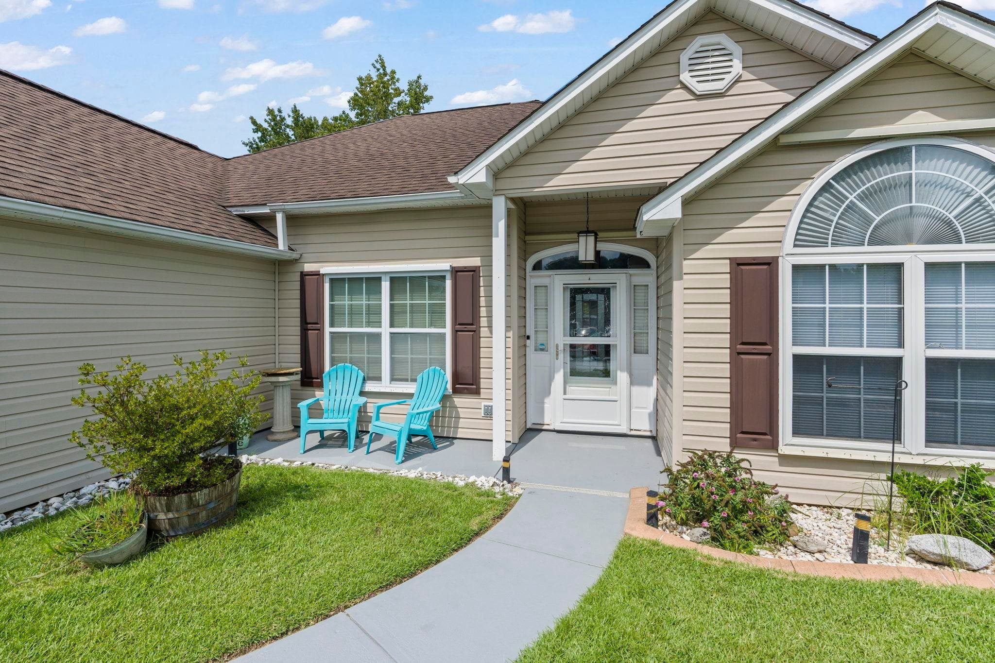 2295 Seaford Dr.