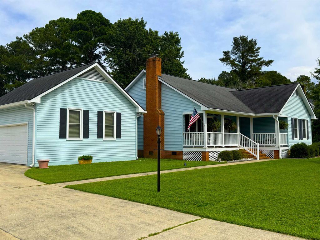 Photo of 2305 Darden Dr, Florence, SC 29501 (MLS # 2616099)