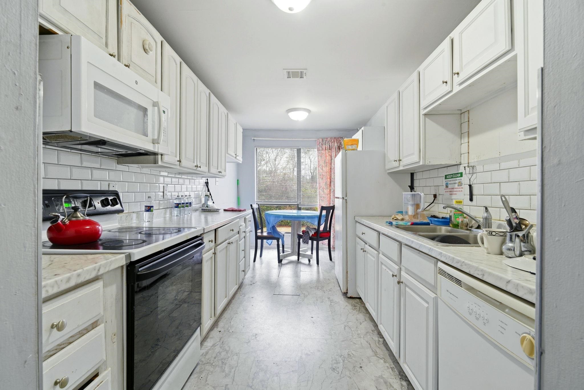 2000 Greens Blvd. 10D