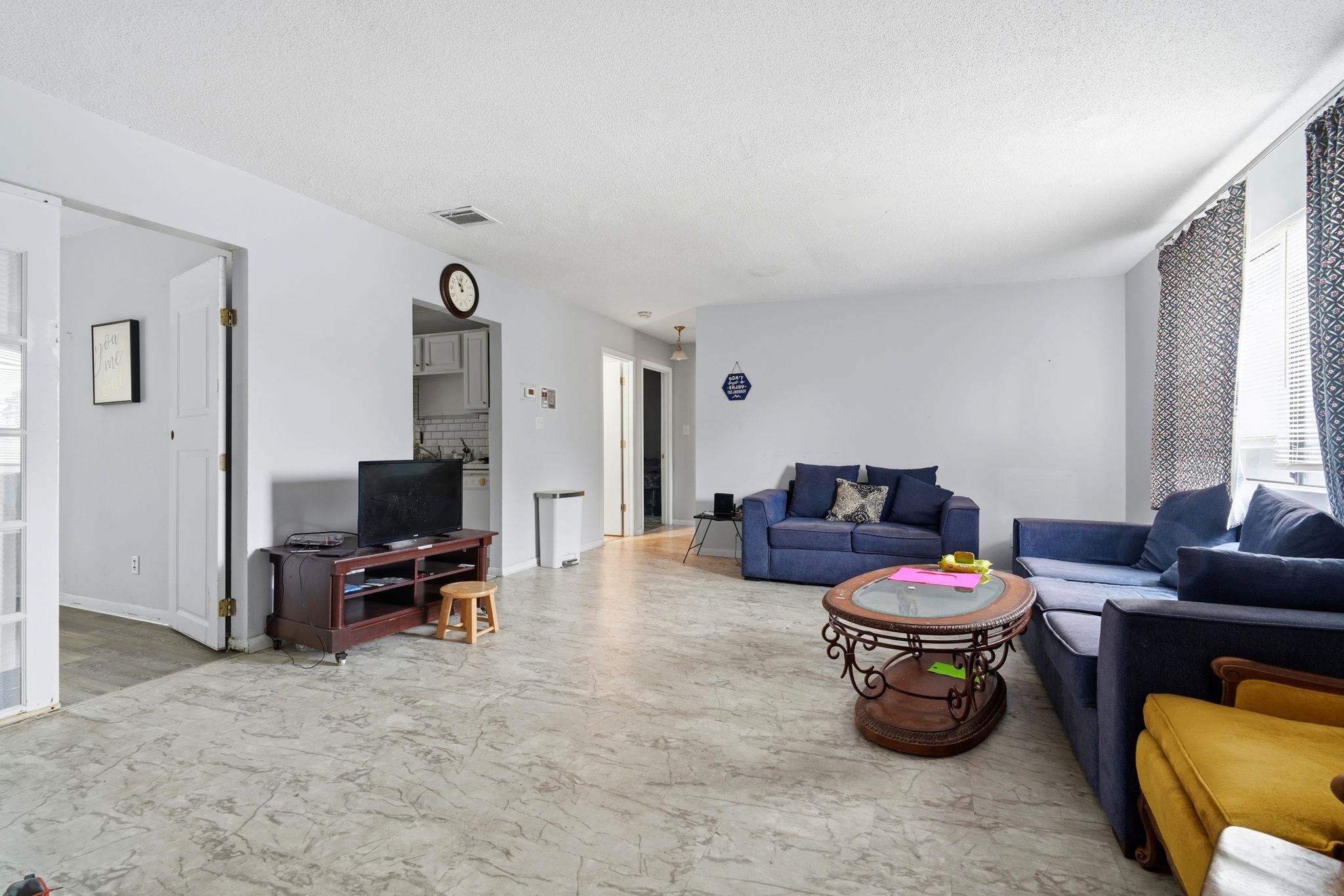 2000 Greens Blvd. 10D