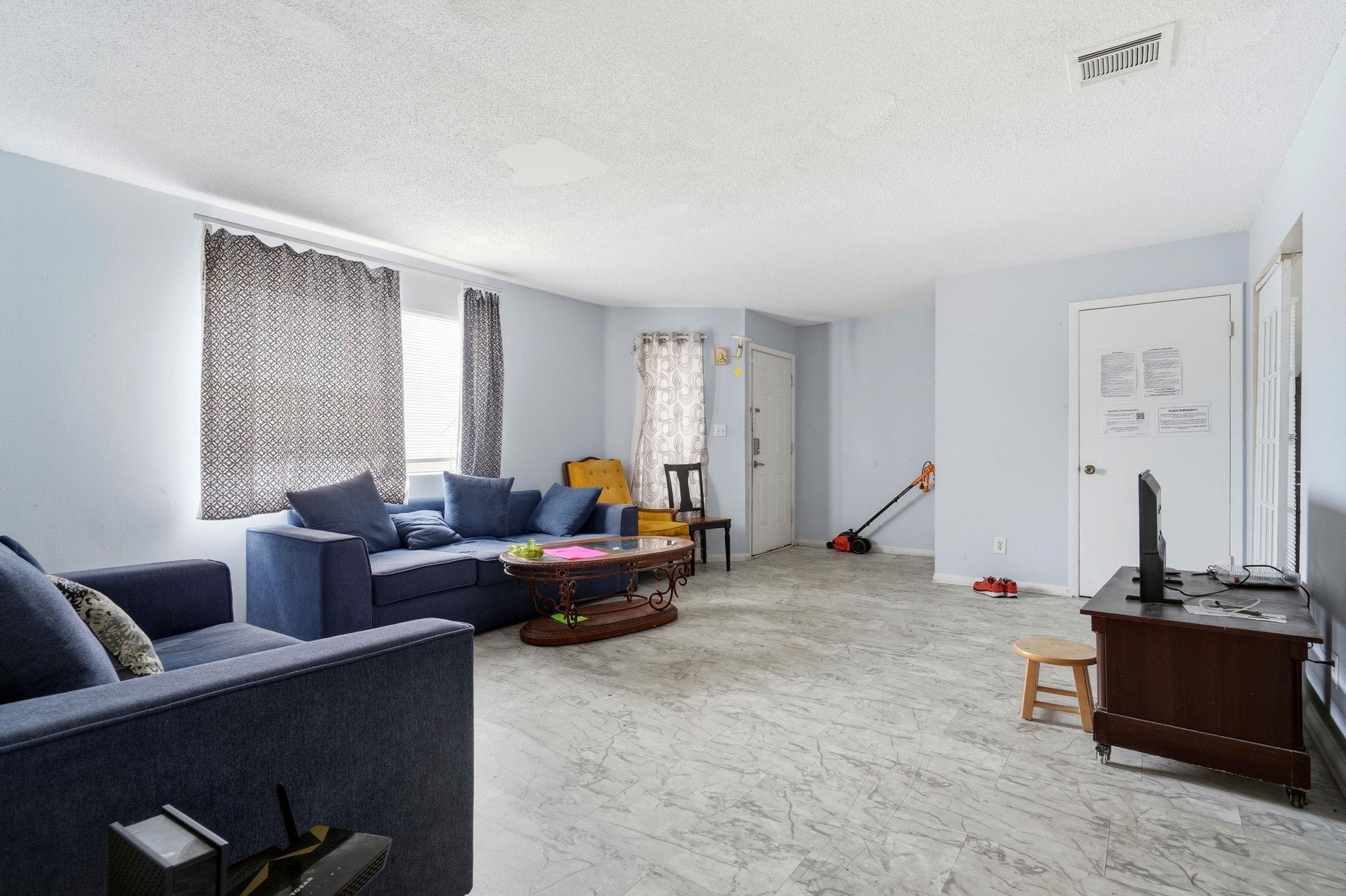 2000 Greens Blvd. 10D