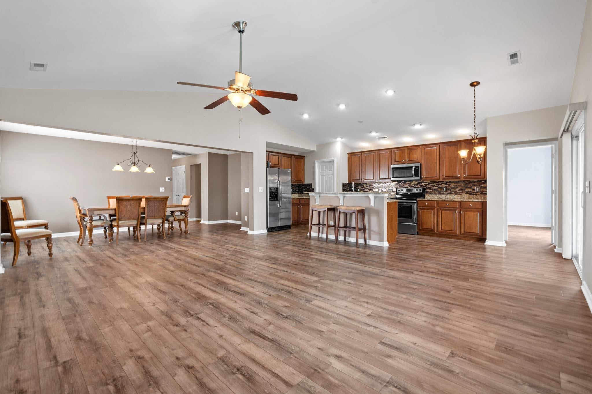 2104 Jarvis Ln. NW