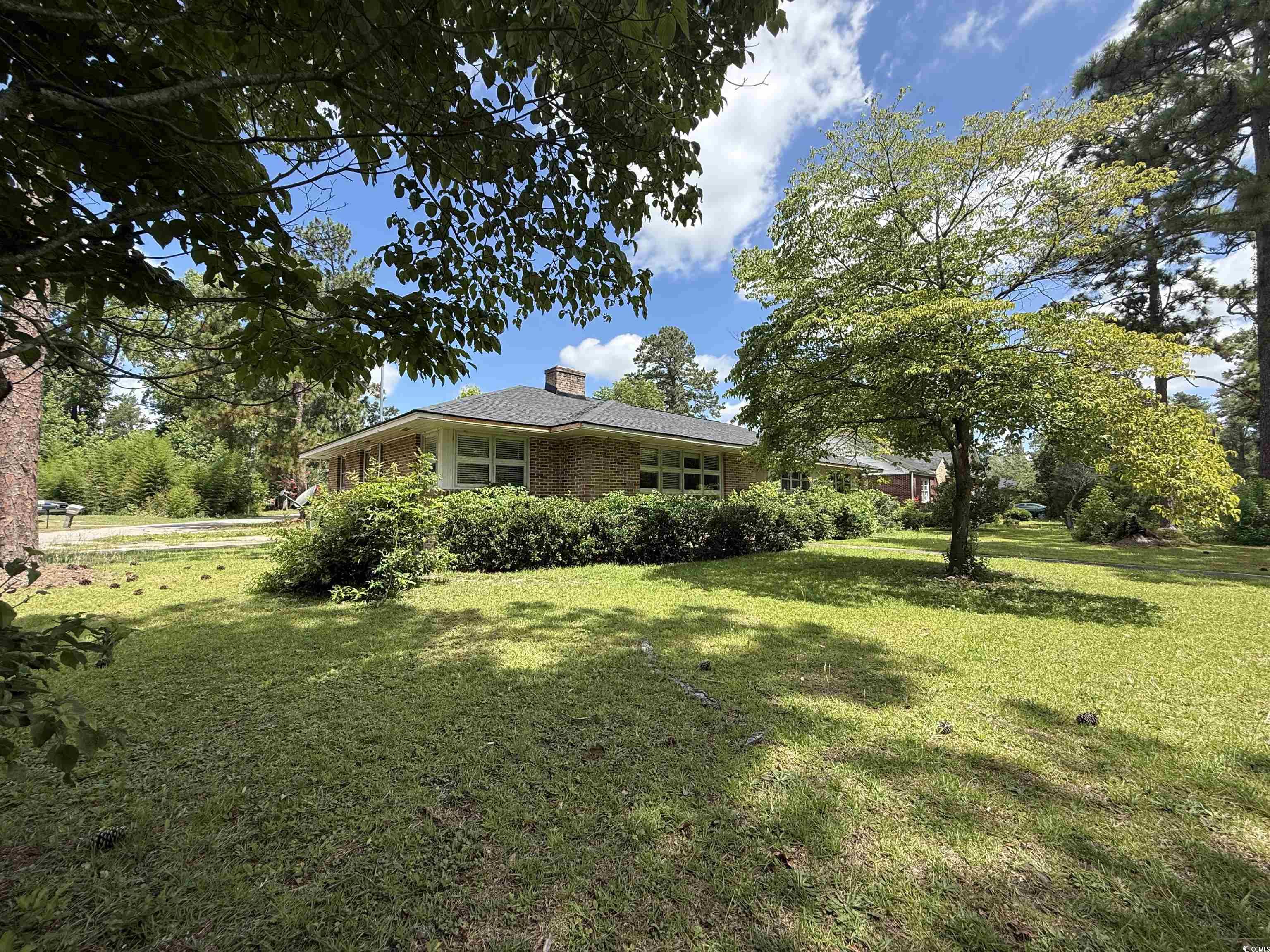 200 Magnolia St.
