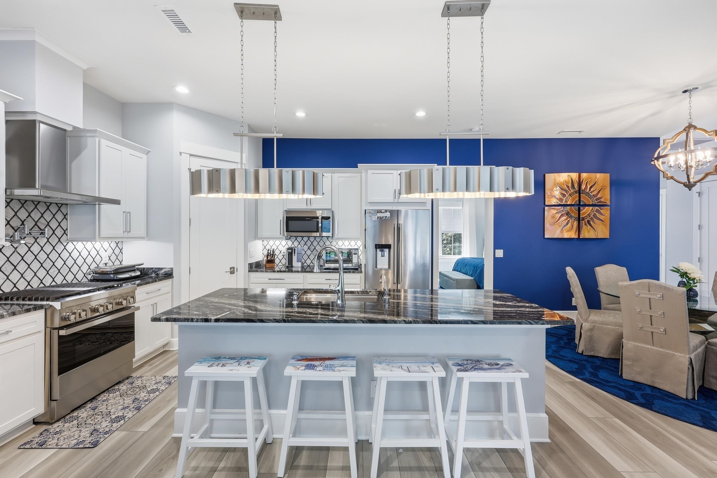 125 Harbor Oaks Dr.