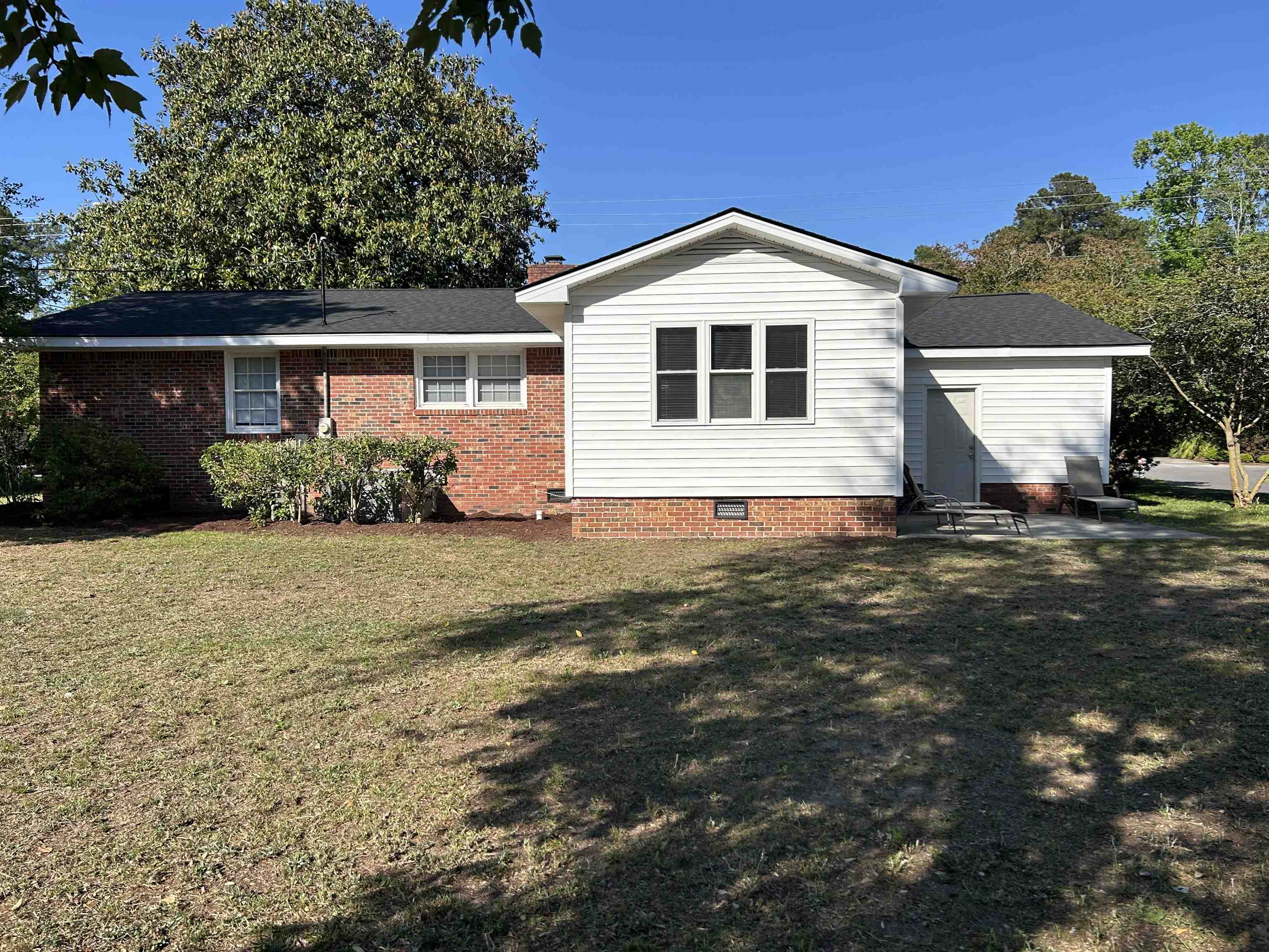 106 University Dr.