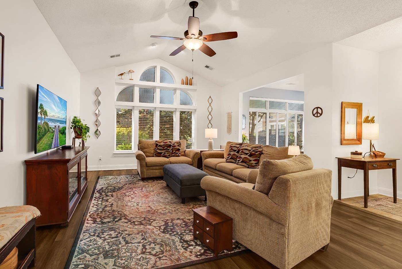 1433 Saint Thomas Circle E 4