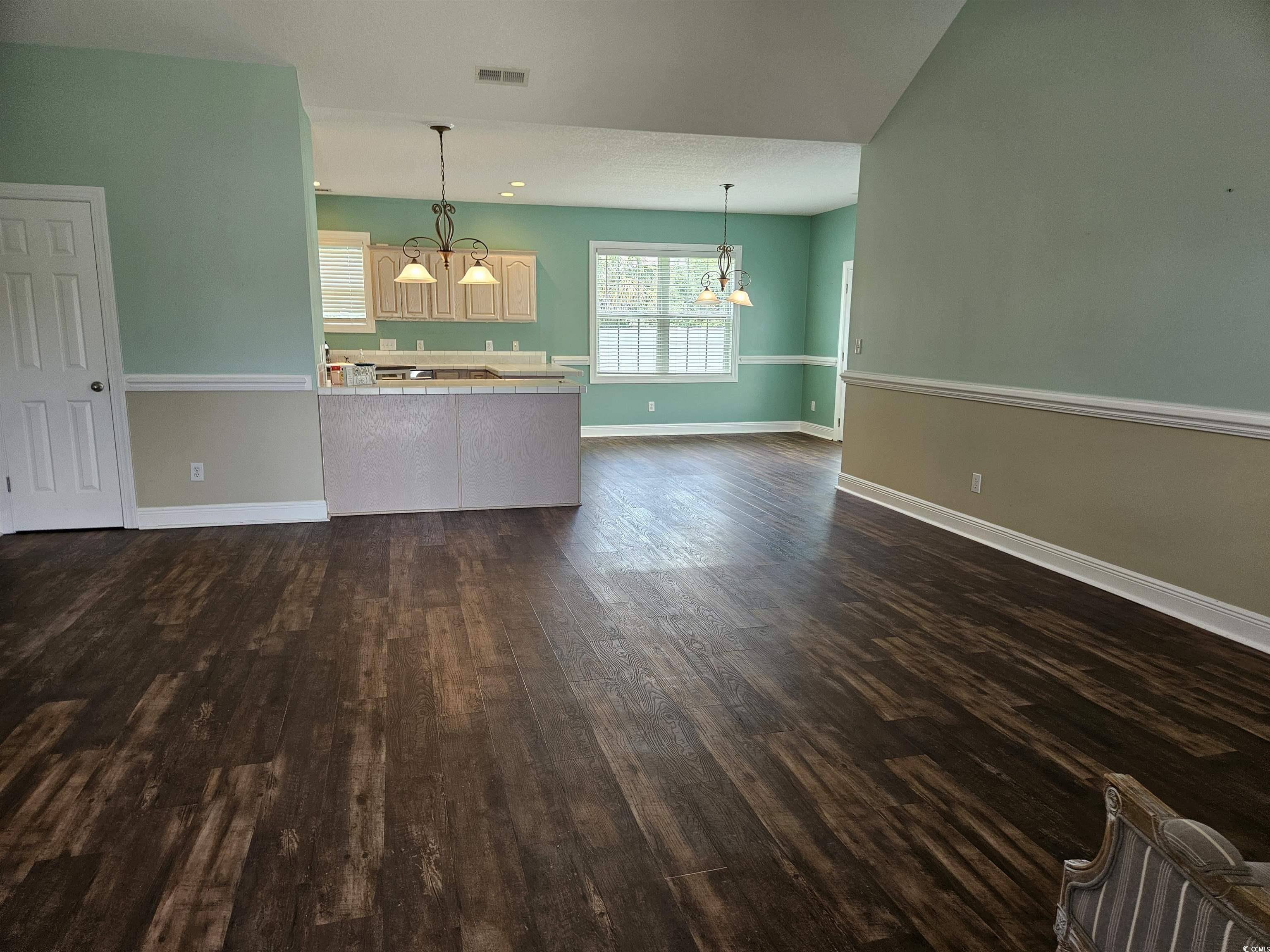 1028 Cherry Tree Ln.