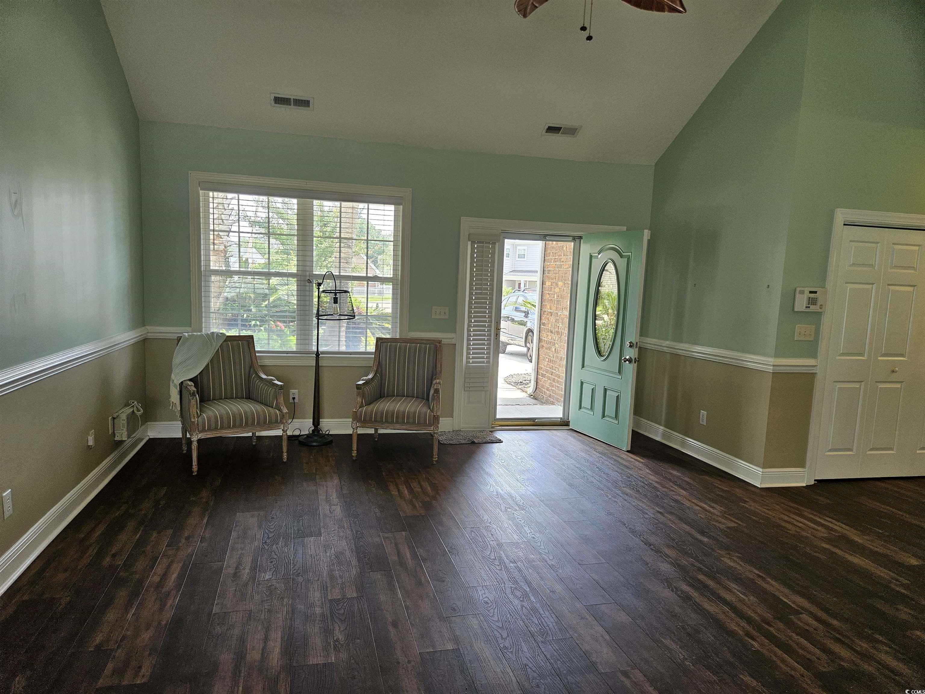 1028 Cherry Tree Ln.
