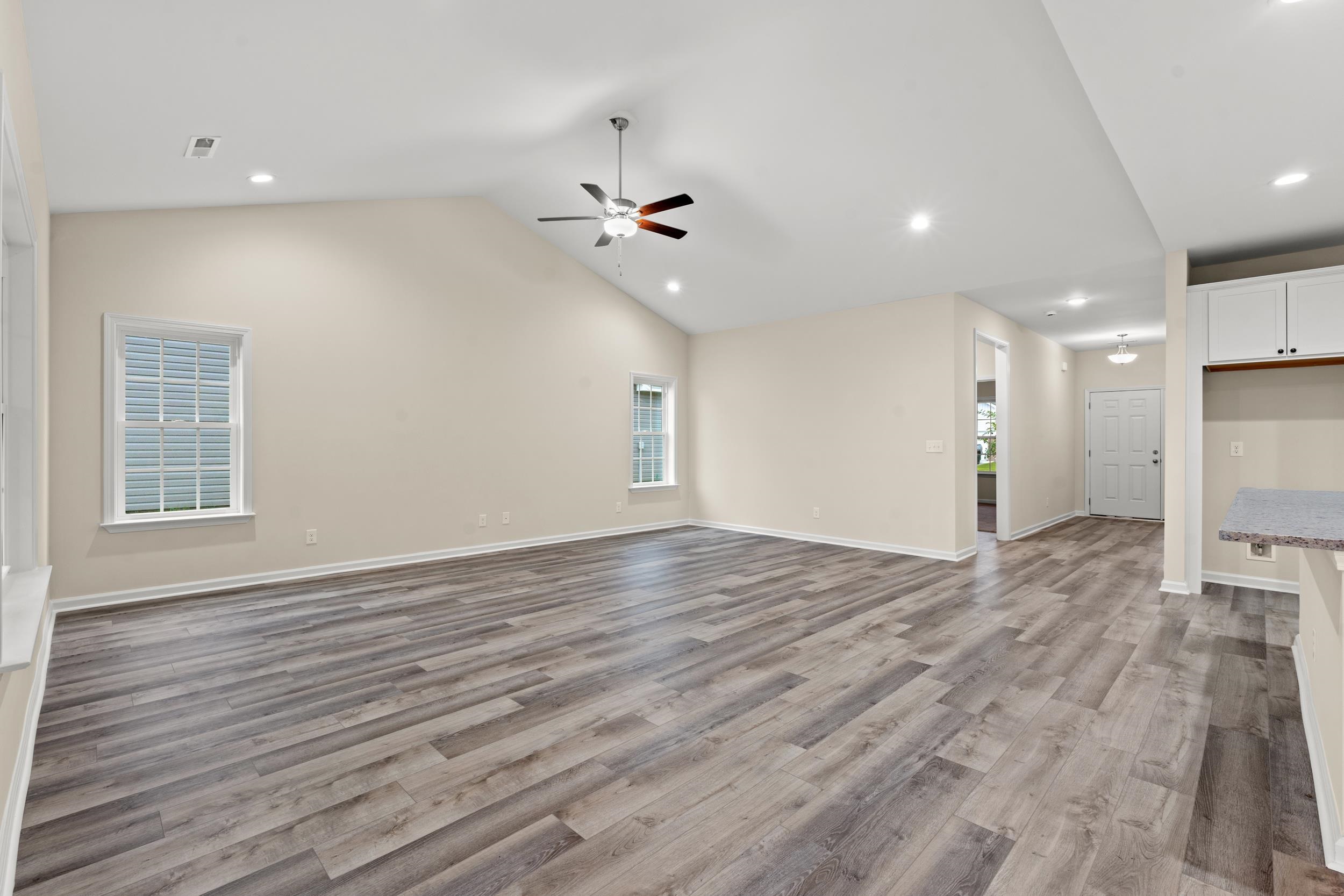 92 Cove Ln.