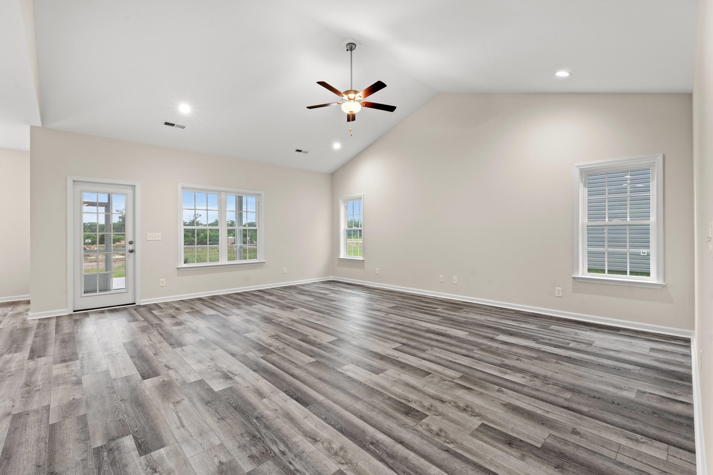92 Cove Ln.