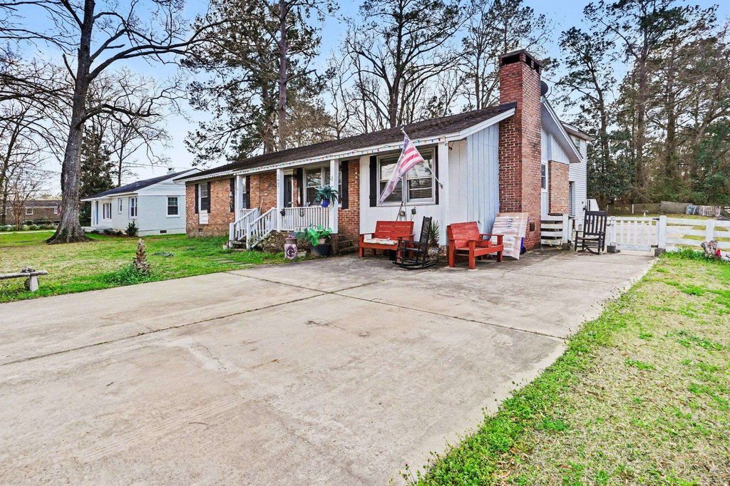 Photo of 1607 McDermott St, Conway, SC 29526 (MLS # 2606490)