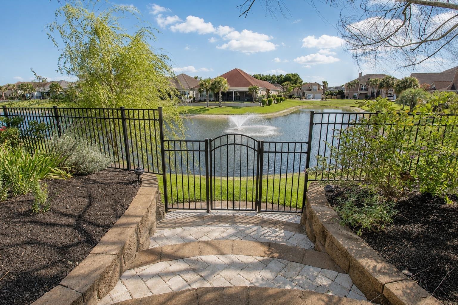 969 Bluffview Dr.