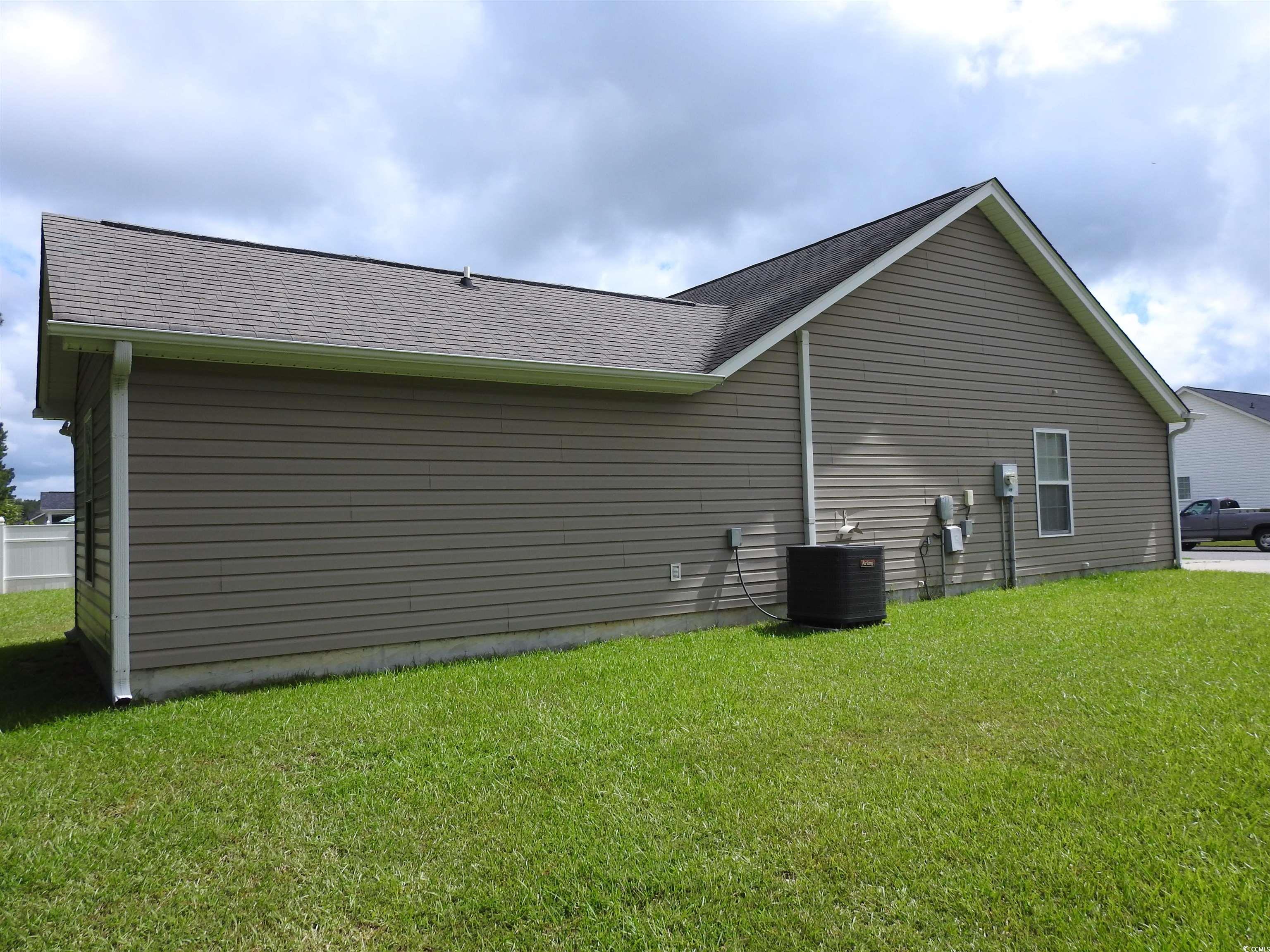 213 MacArthur Dr.