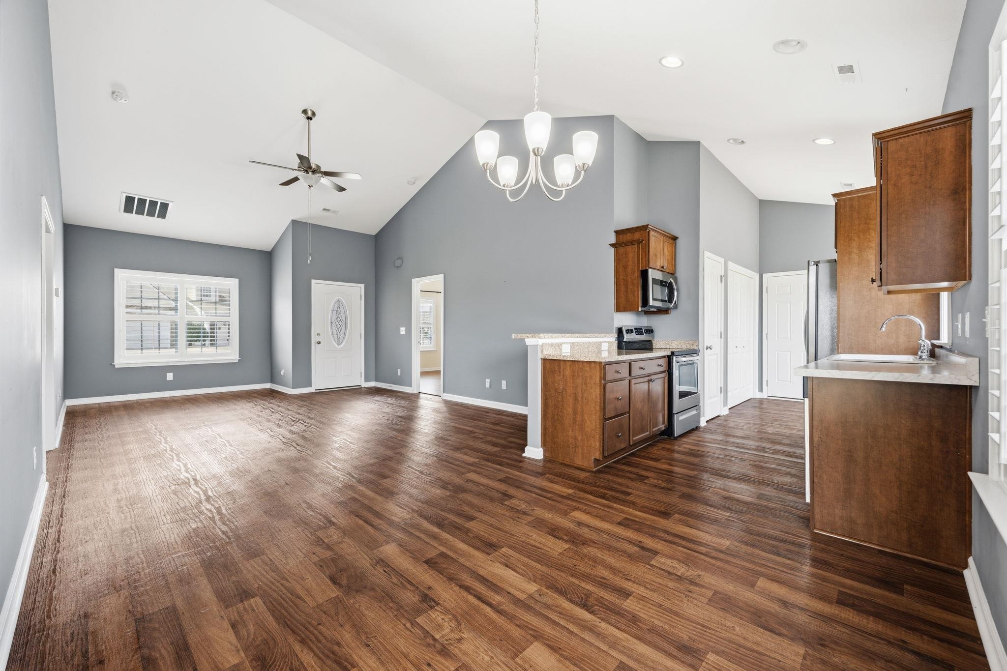 309 Oak Crest Circle