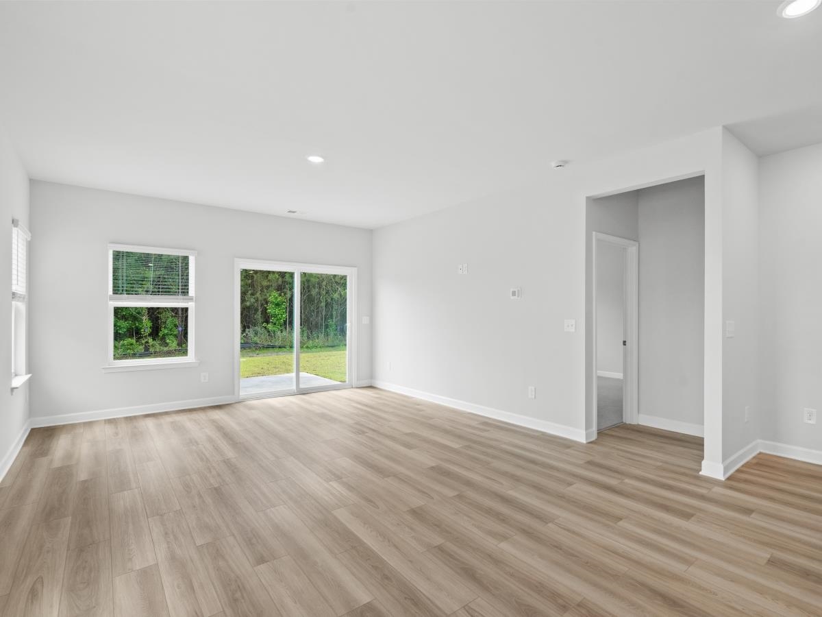 1016 Lauryn Oak Loop