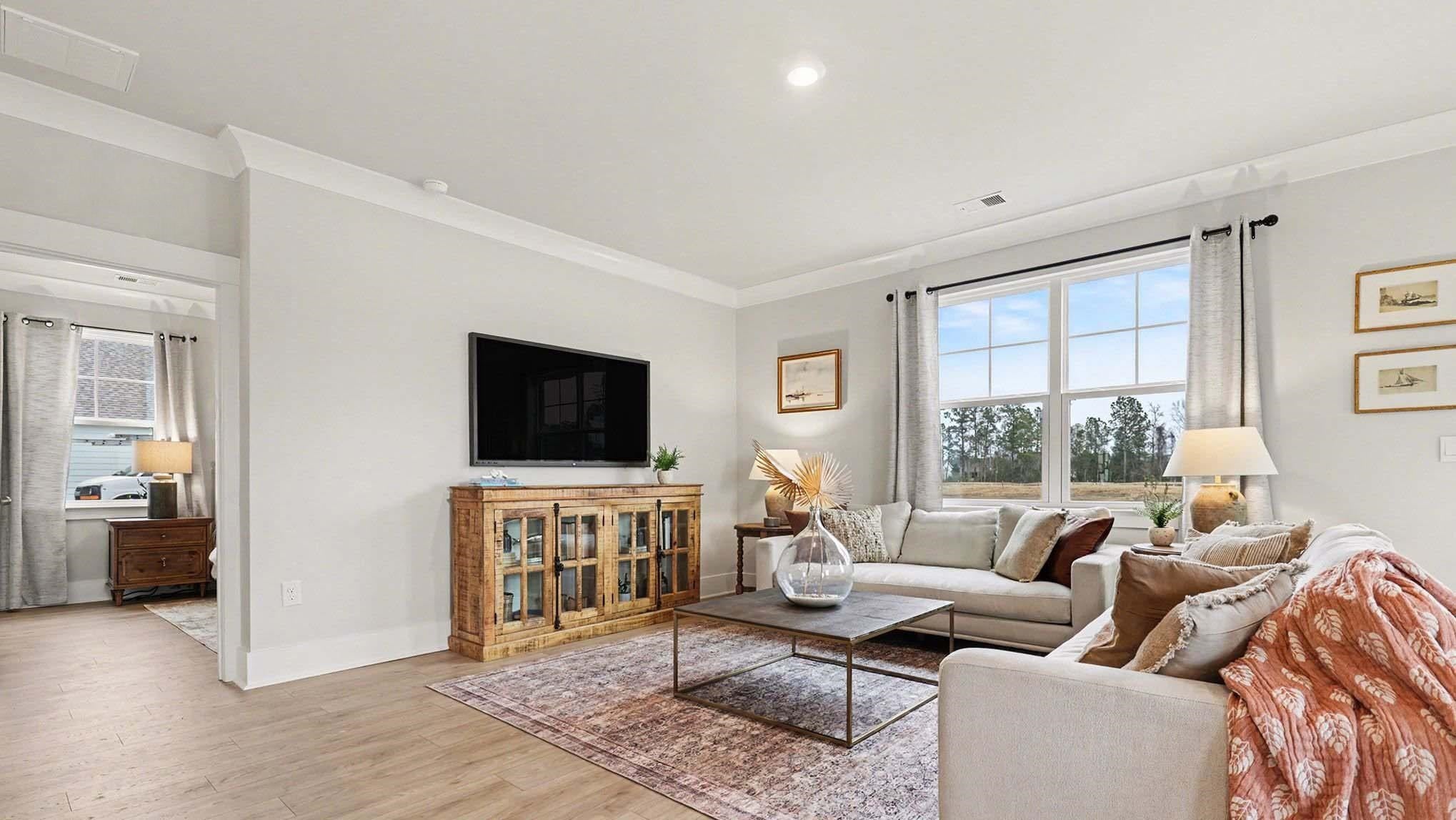 986 Ireland Dr.
