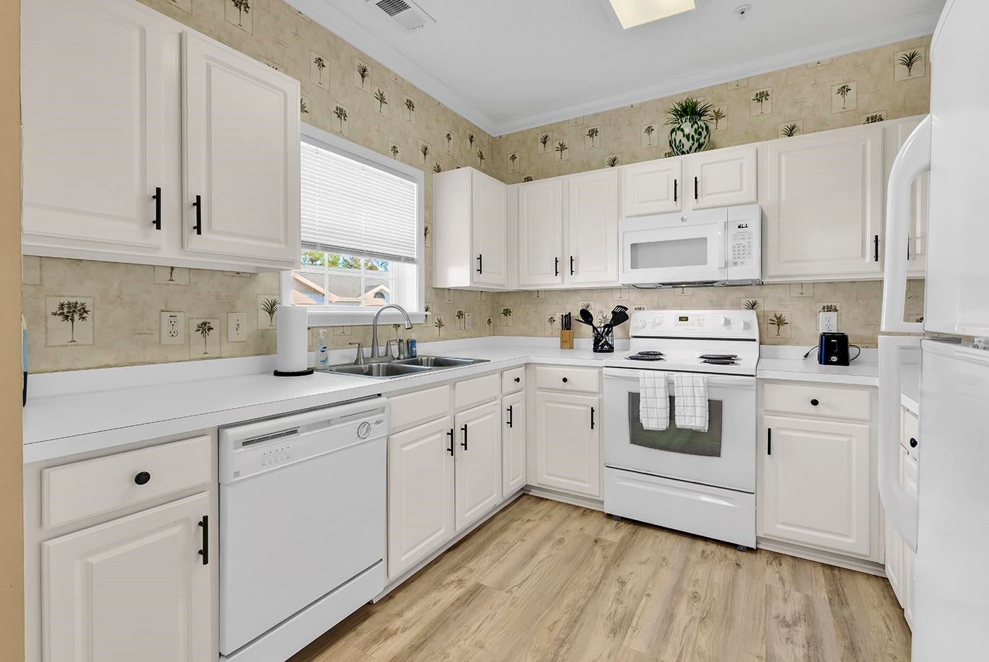 6015 Catalina Dr. 433