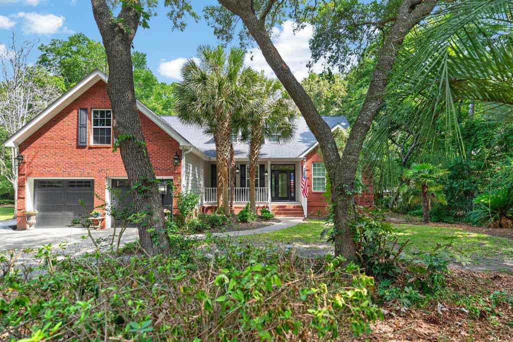Photo of 1220 Crooked Oak Dr, Pawleys Island, SC 29585 (MLS # 2616058)