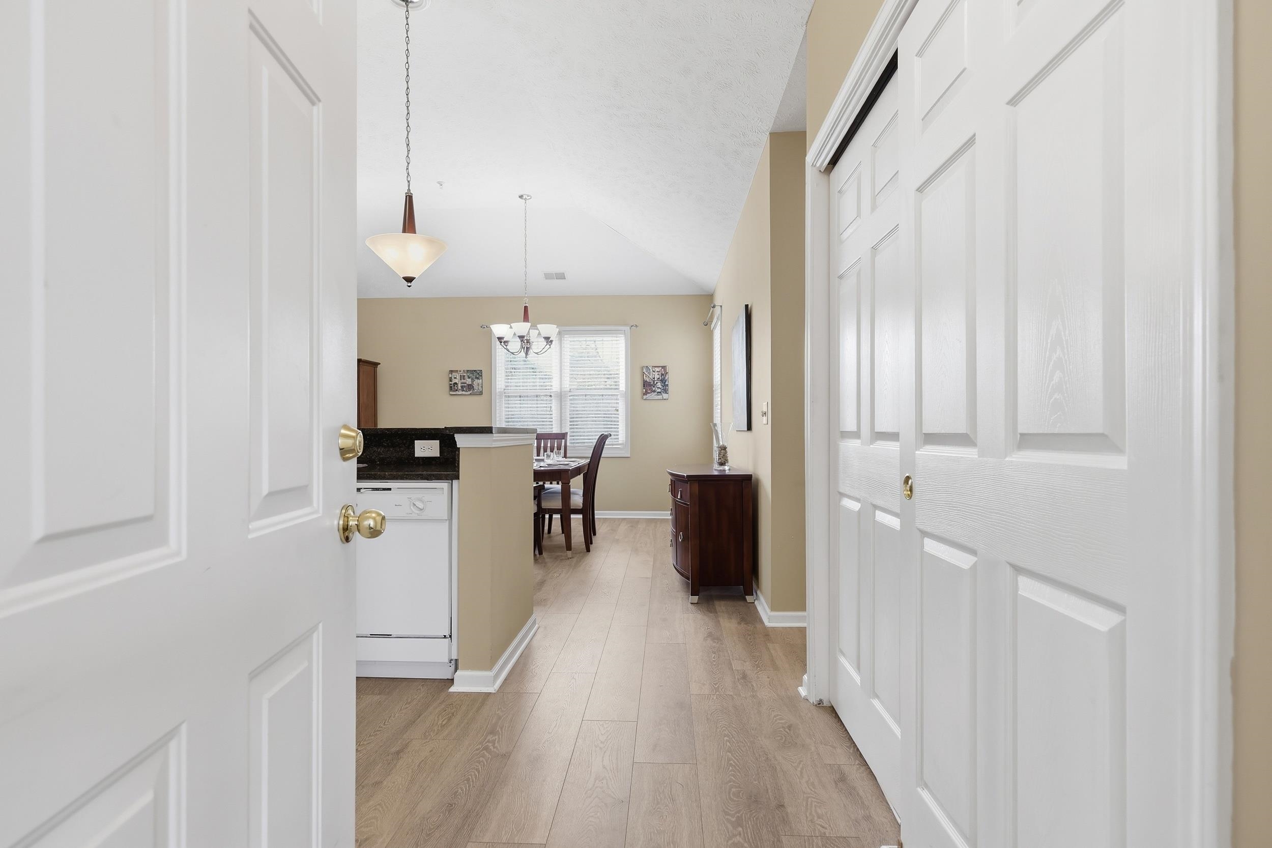 601 Hillsdale Dr. 4535