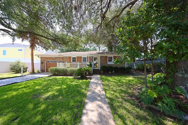 903 TIFFANY LN, NORTH MYRTLE BEACH, SC 29582 - Image c99c1943c23b83dfaee6d7a7464f6e6f/4000286047