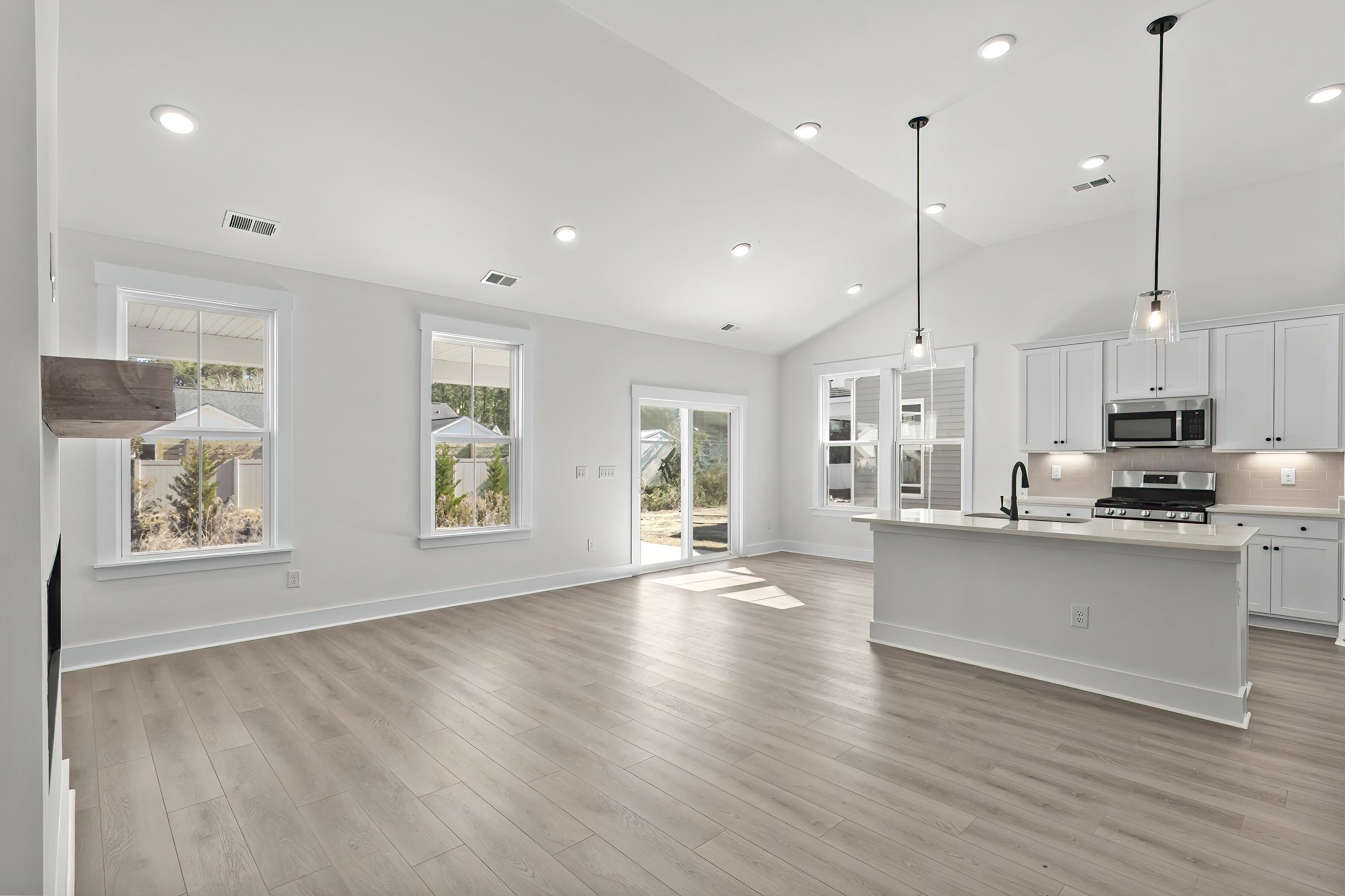 752 Sun Colony Blvd.