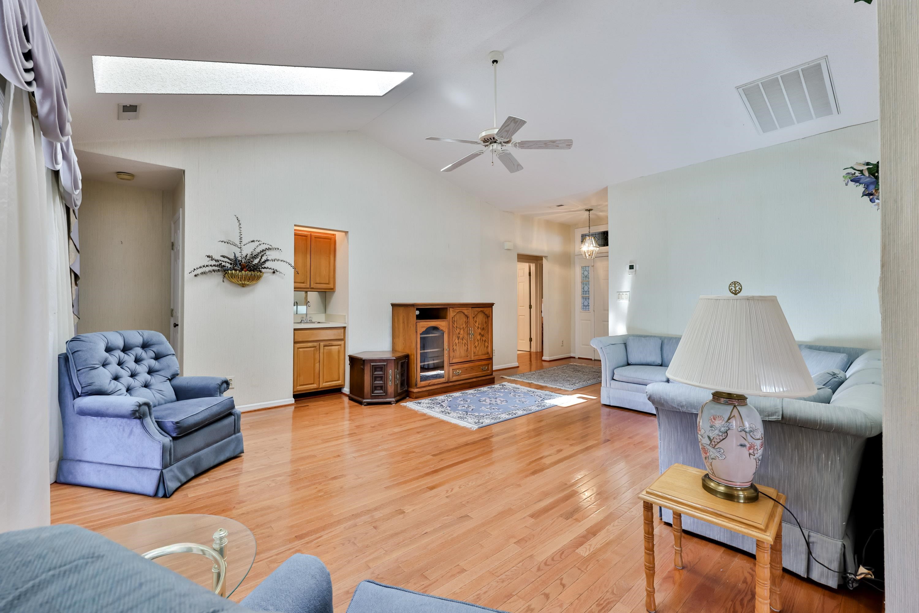 3182 River Bluff Ln.
