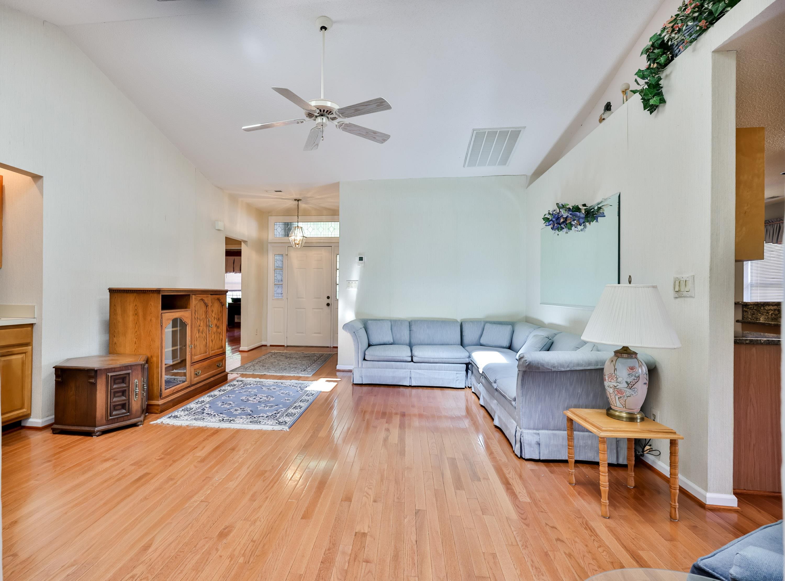 3182 River Bluff Ln.