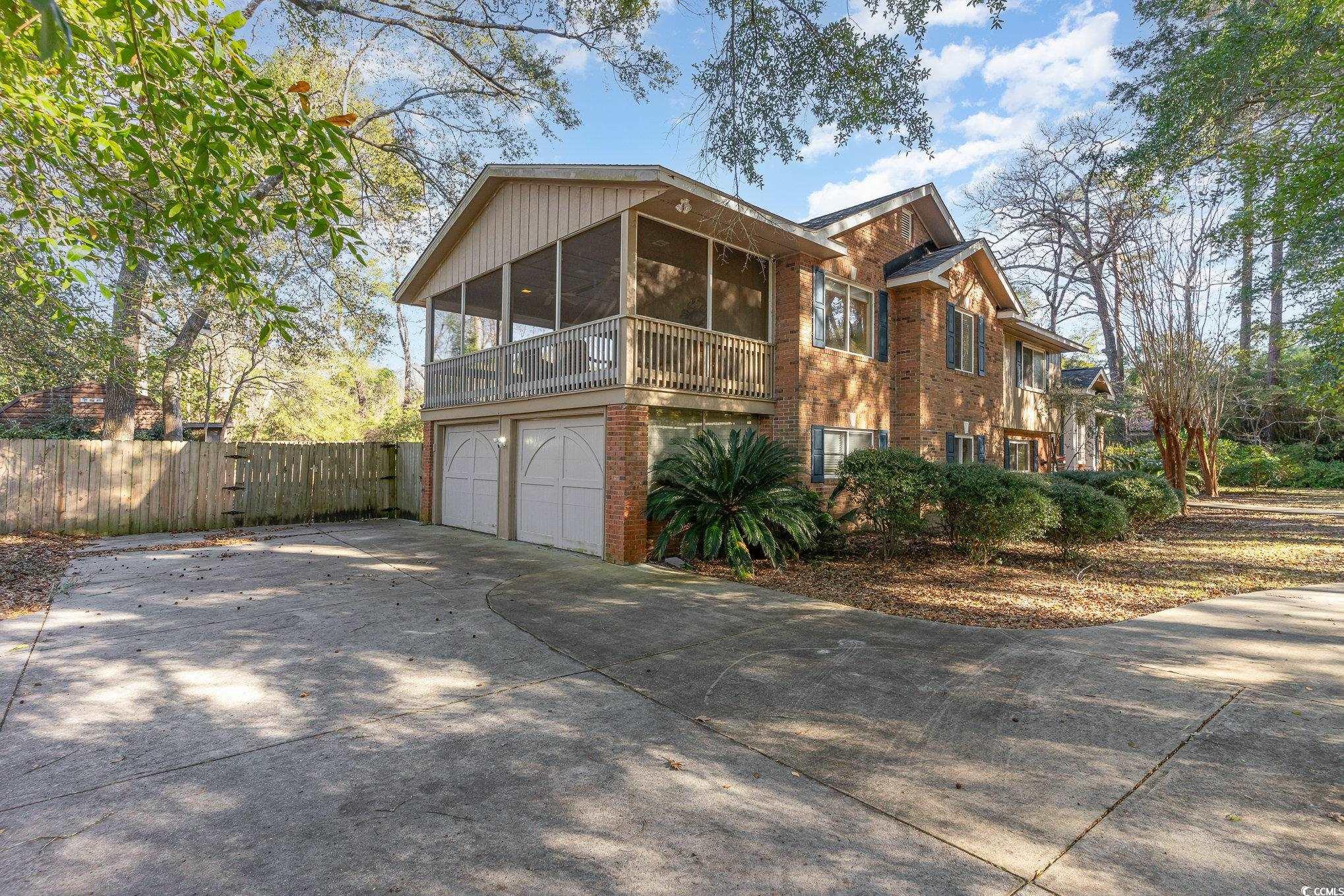 4351 Lakeside Dr.