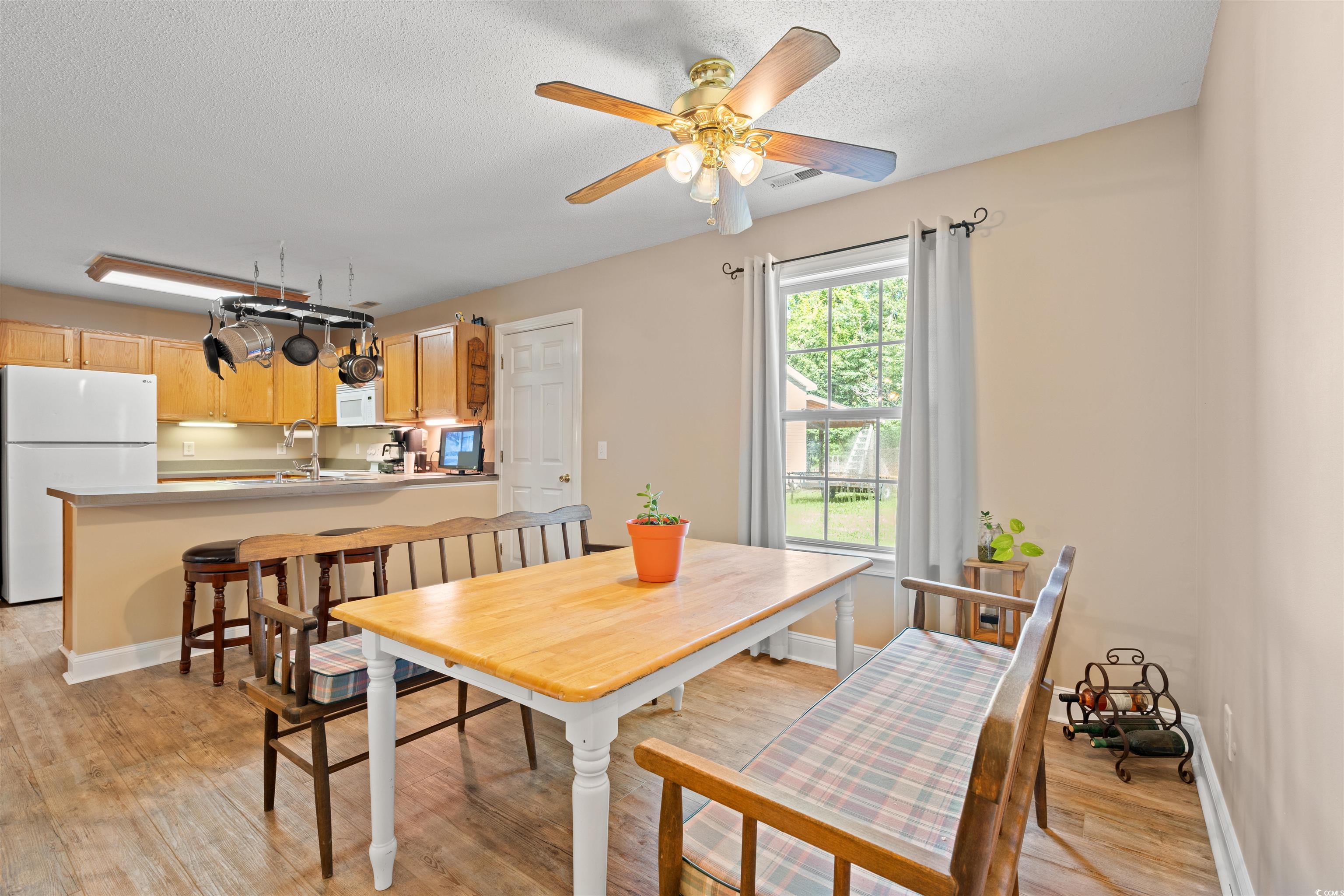 938 Fox Hollow Rd.