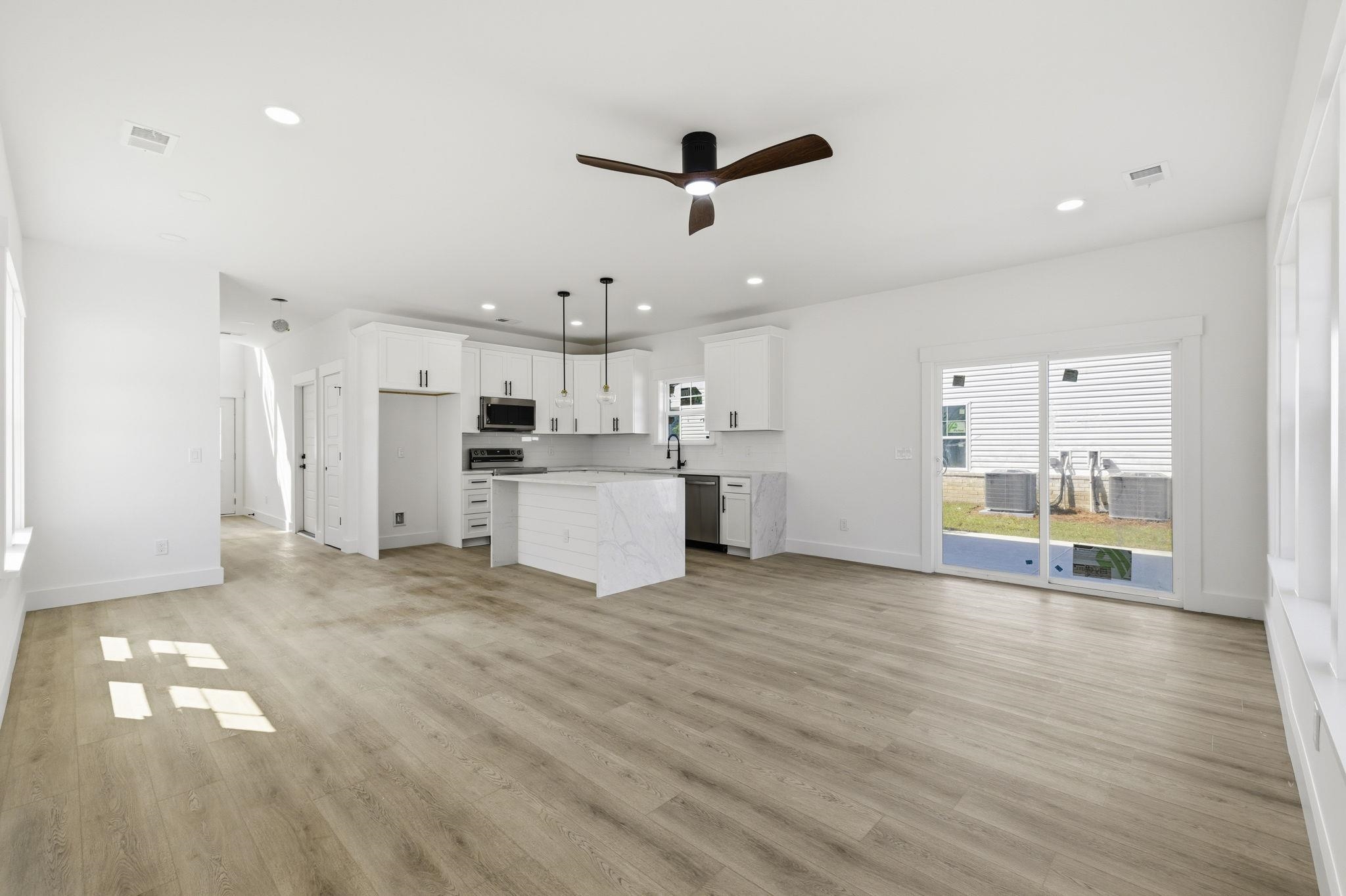 830 Whispering Tide Ct.
